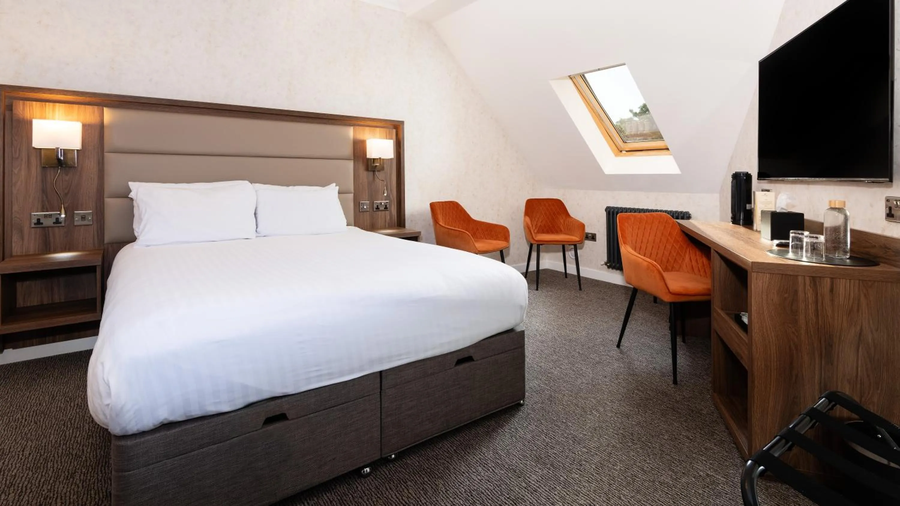 Bedroom, Bed in Westlands of Pitlochry