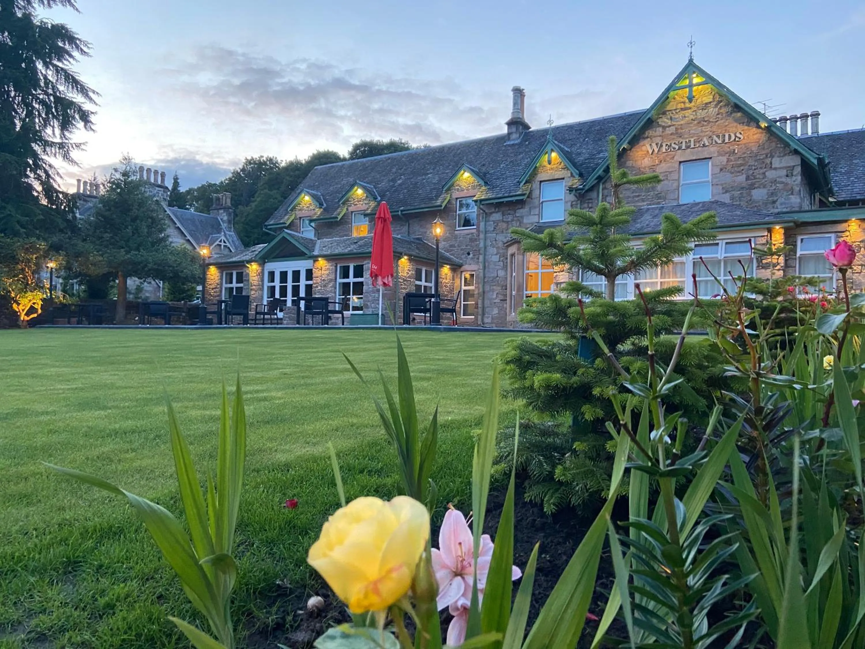 Garden view in Westlands of Pitlochry