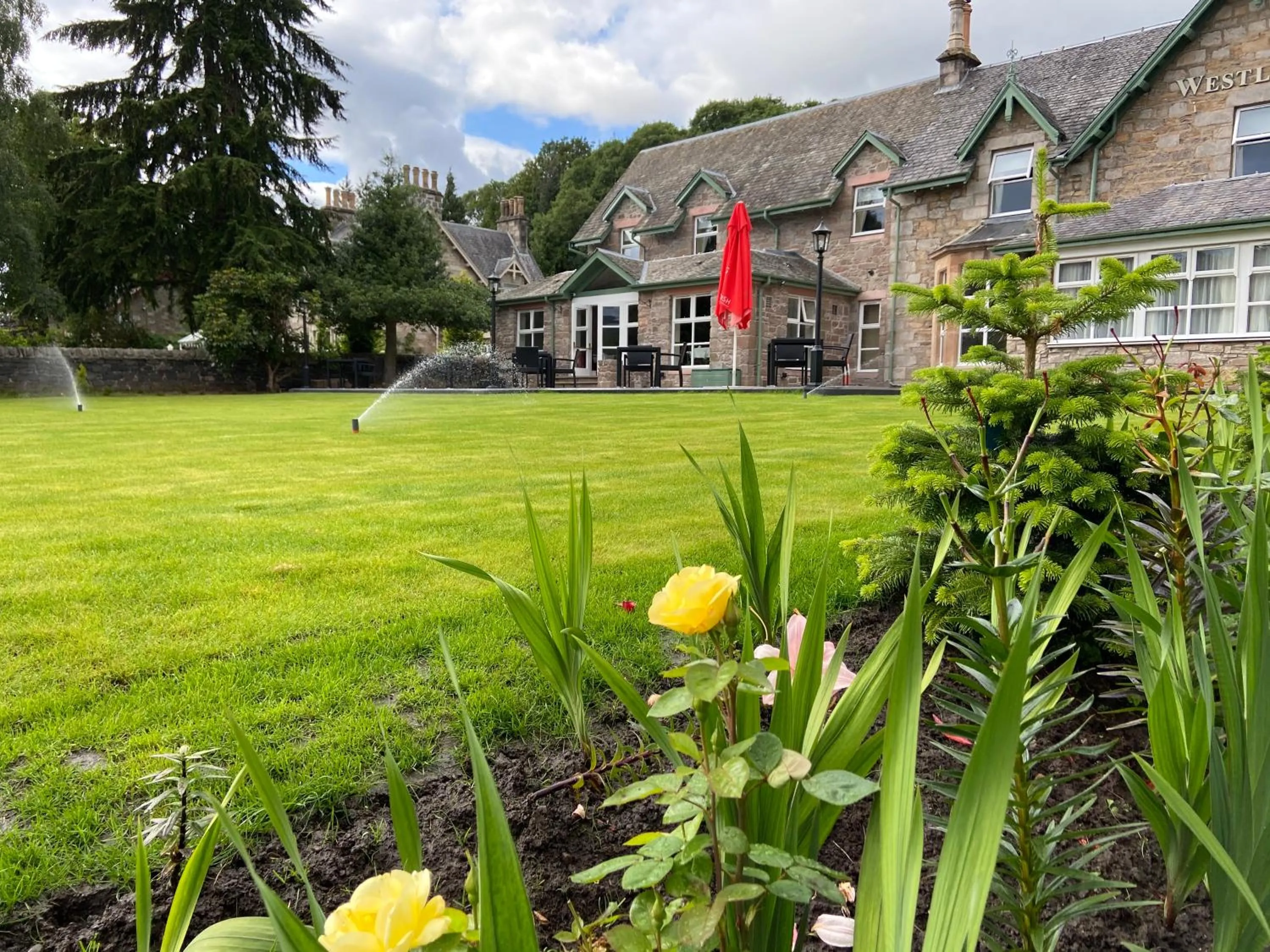 Garden view in Westlands of Pitlochry