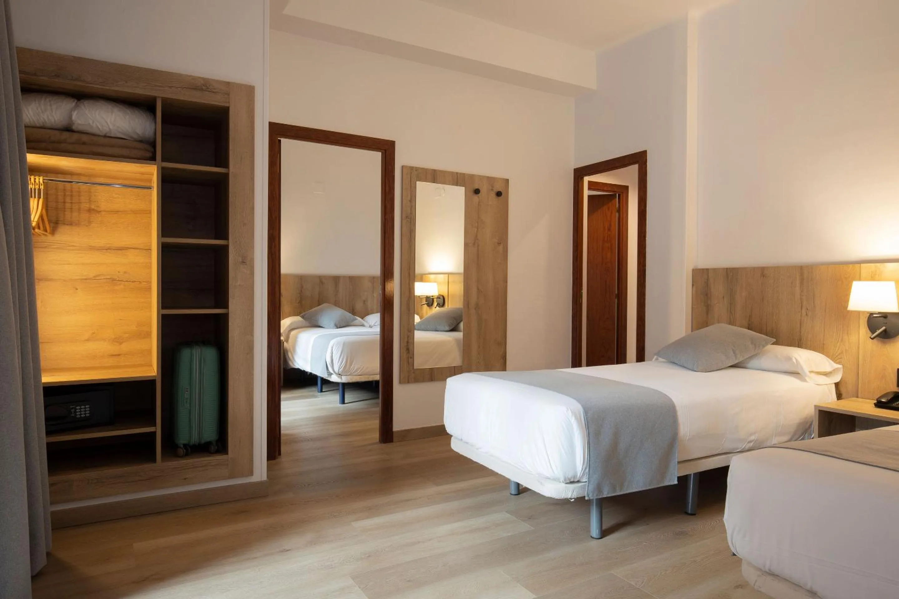 Bedroom, Bed in Hotel Cervol by Nexta