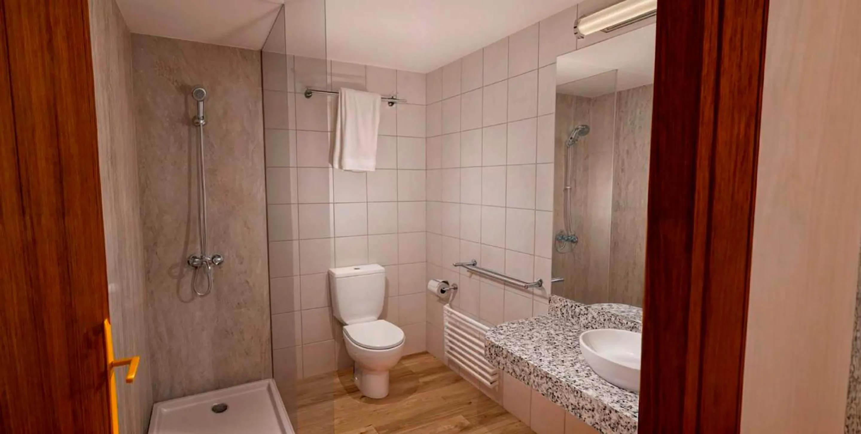 Shower in Hotel Cervol by Nexta