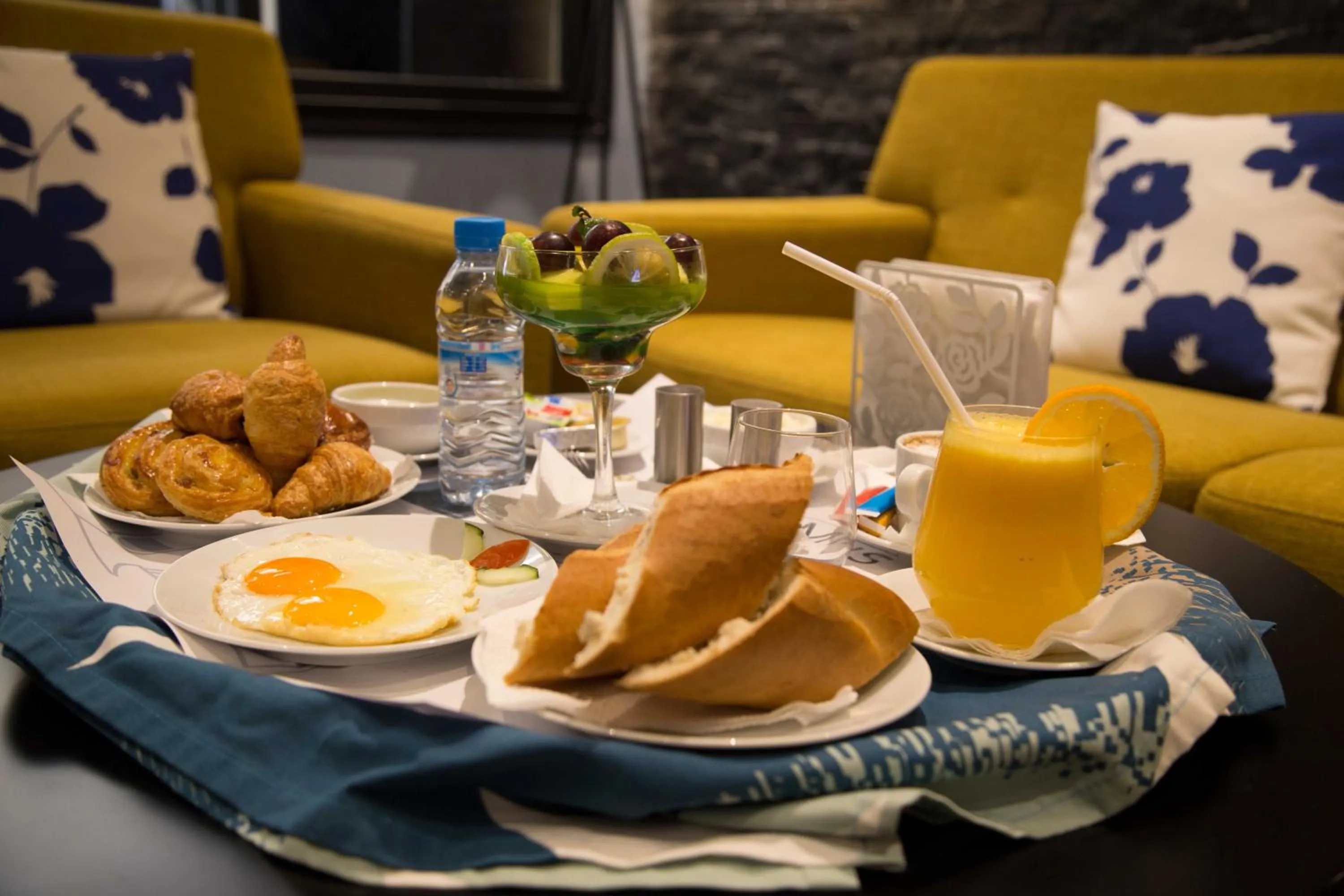 Continental breakfast in Hôtel Semiramis City Center