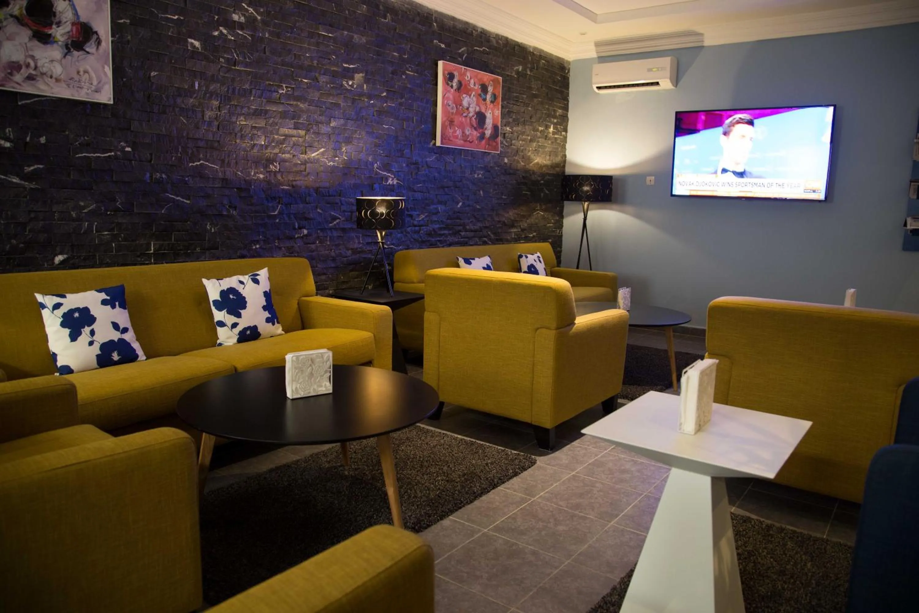 Lounge or bar in Hôtel Semiramis City Center