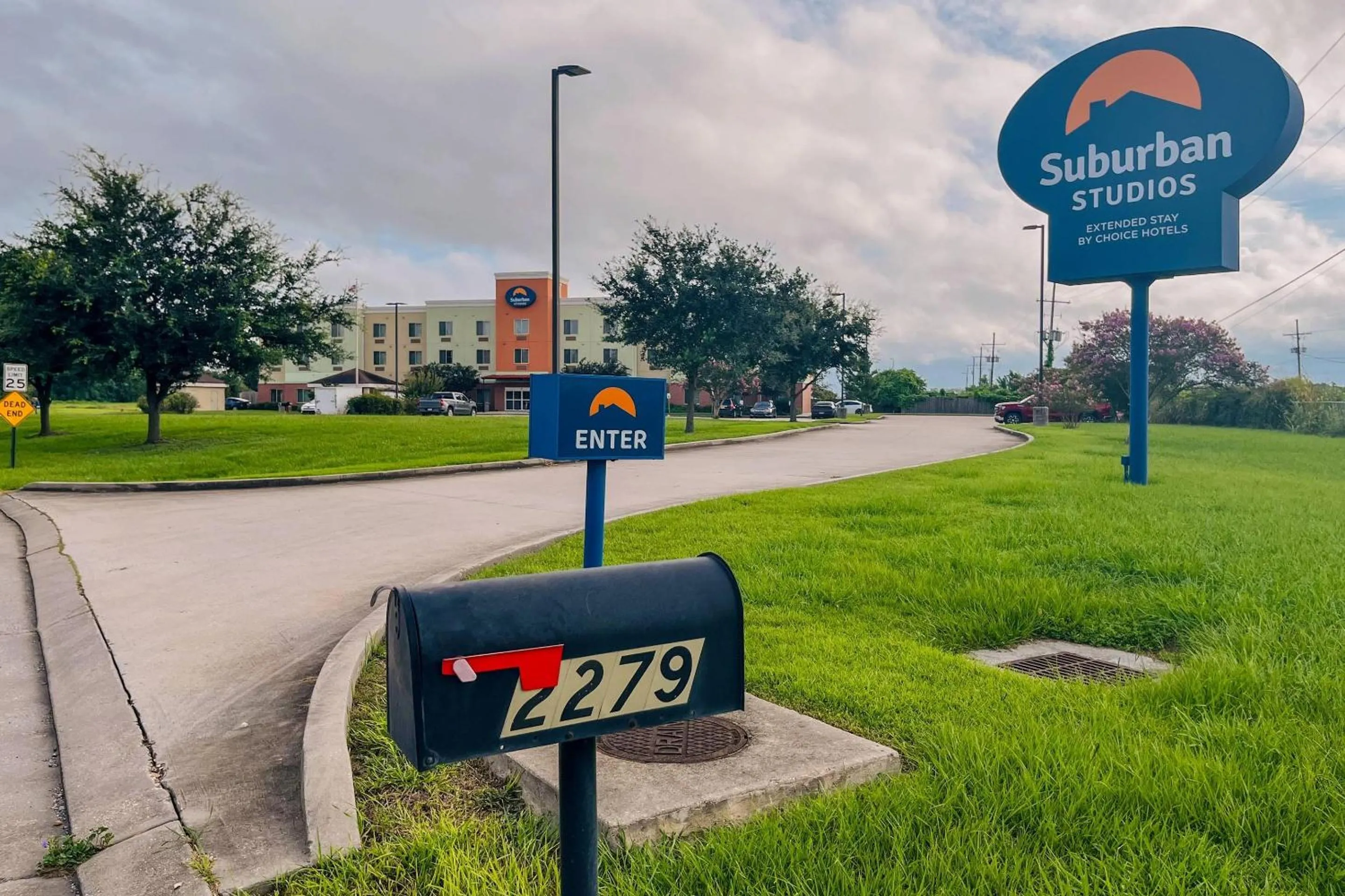 Property building in Suburban Studios Donaldsonville - Gonzales