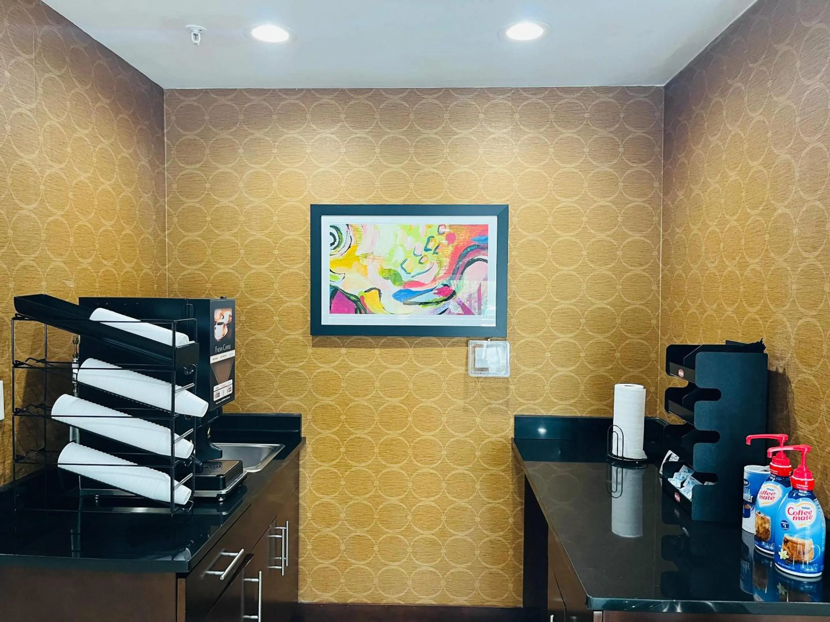 Breakfast in Suburban Studios Donaldsonville - Gonzales