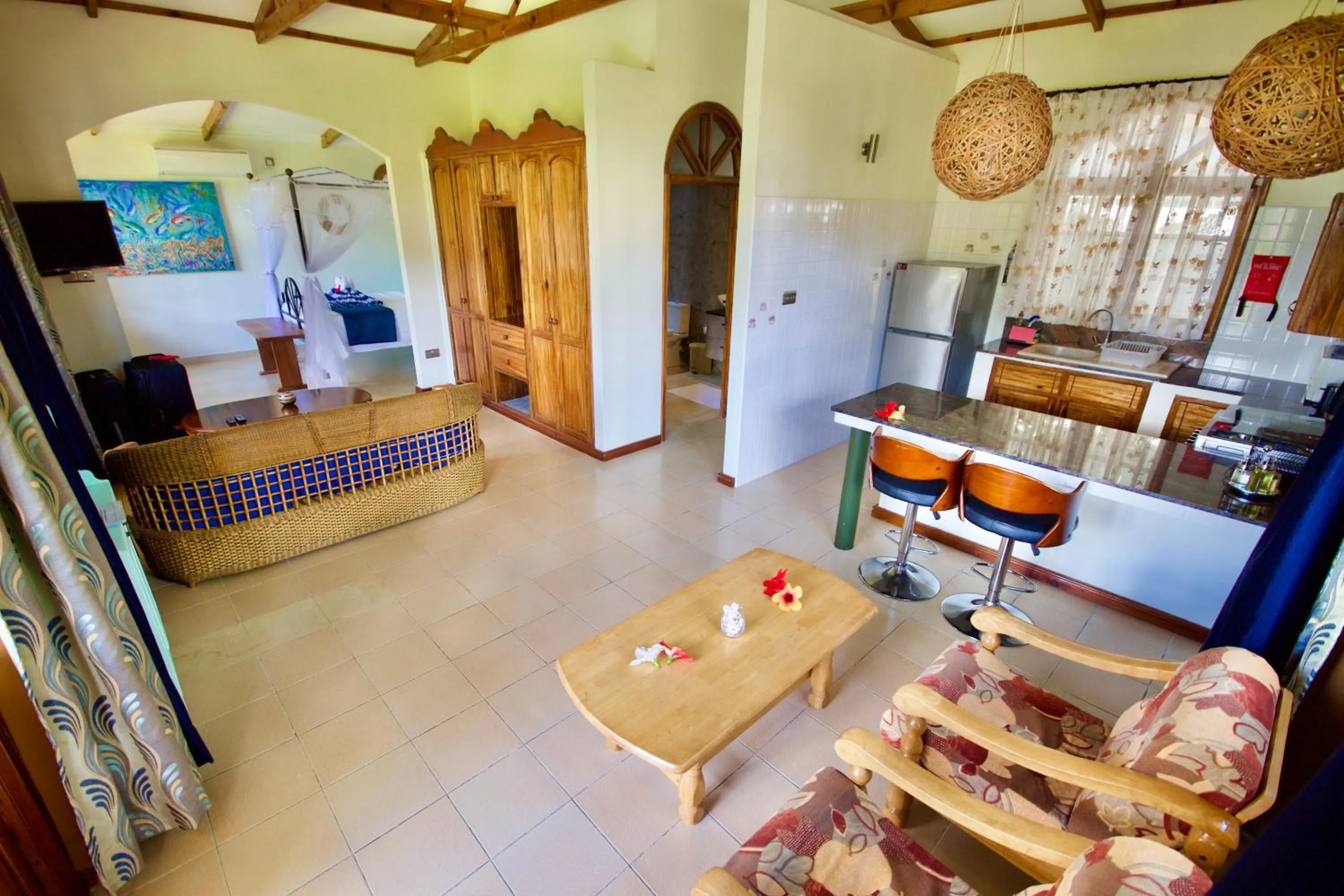 Living room in La Petite Maison and Sea Splash