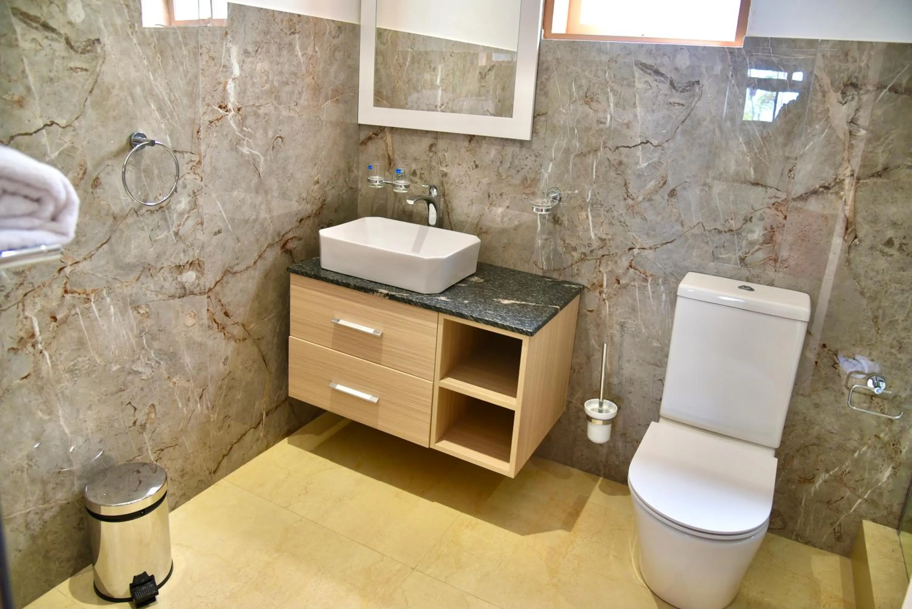 Bathroom in La Petite Maison and Sea Splash