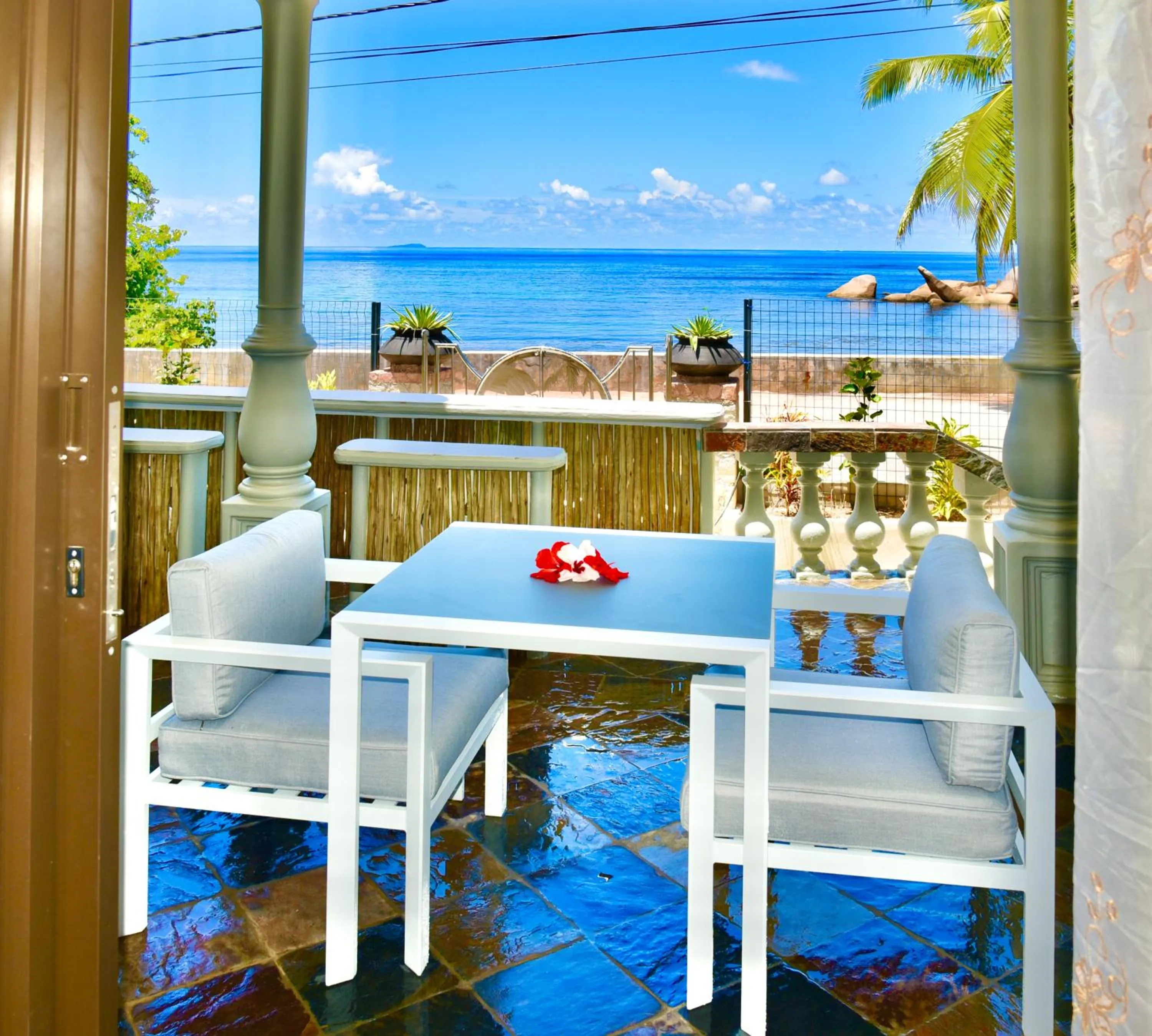 Balcony/Terrace in La Petite Maison and Sea Splash