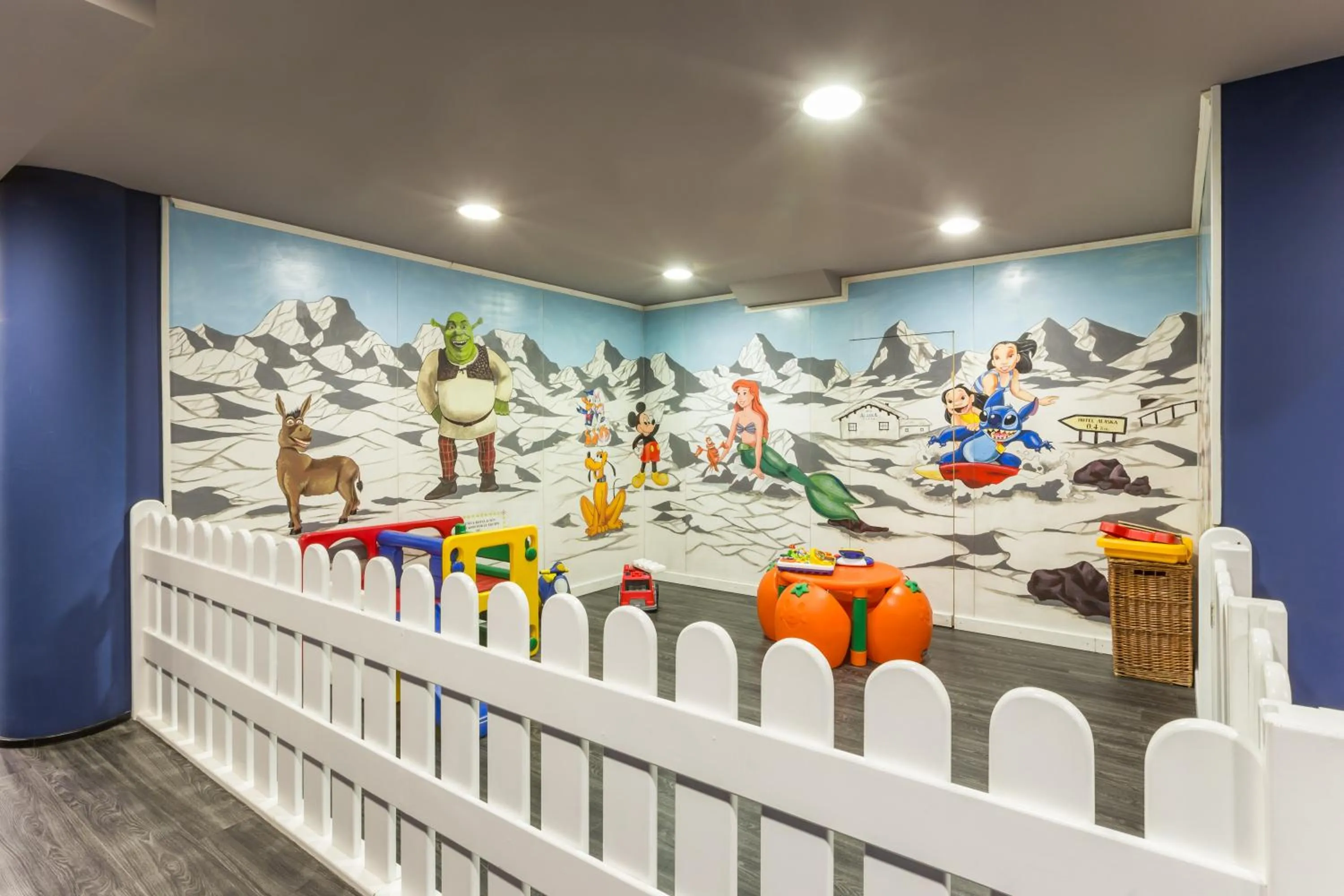 Children play ground in Pierre & Vacances Pas de la Casa Alaska