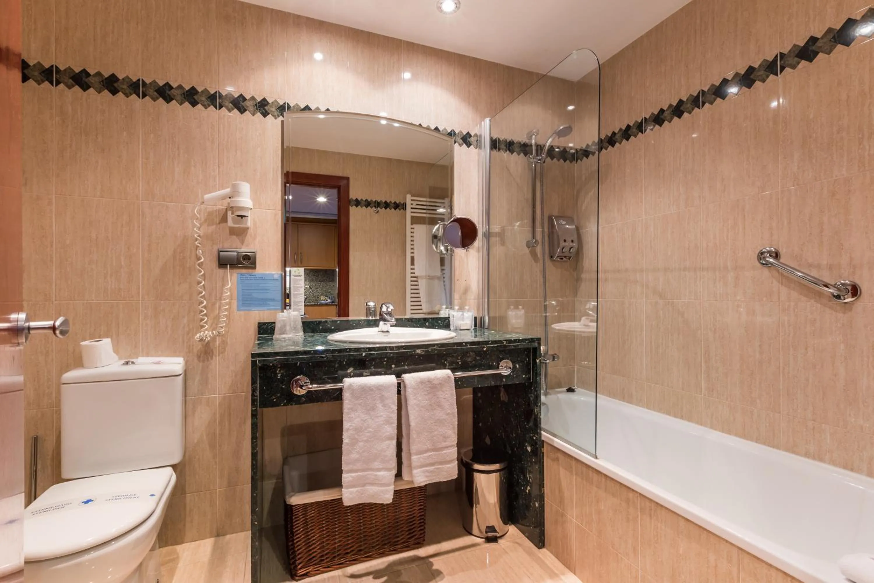 Bathroom in Pierre & Vacances Pas de la Casa Alaska