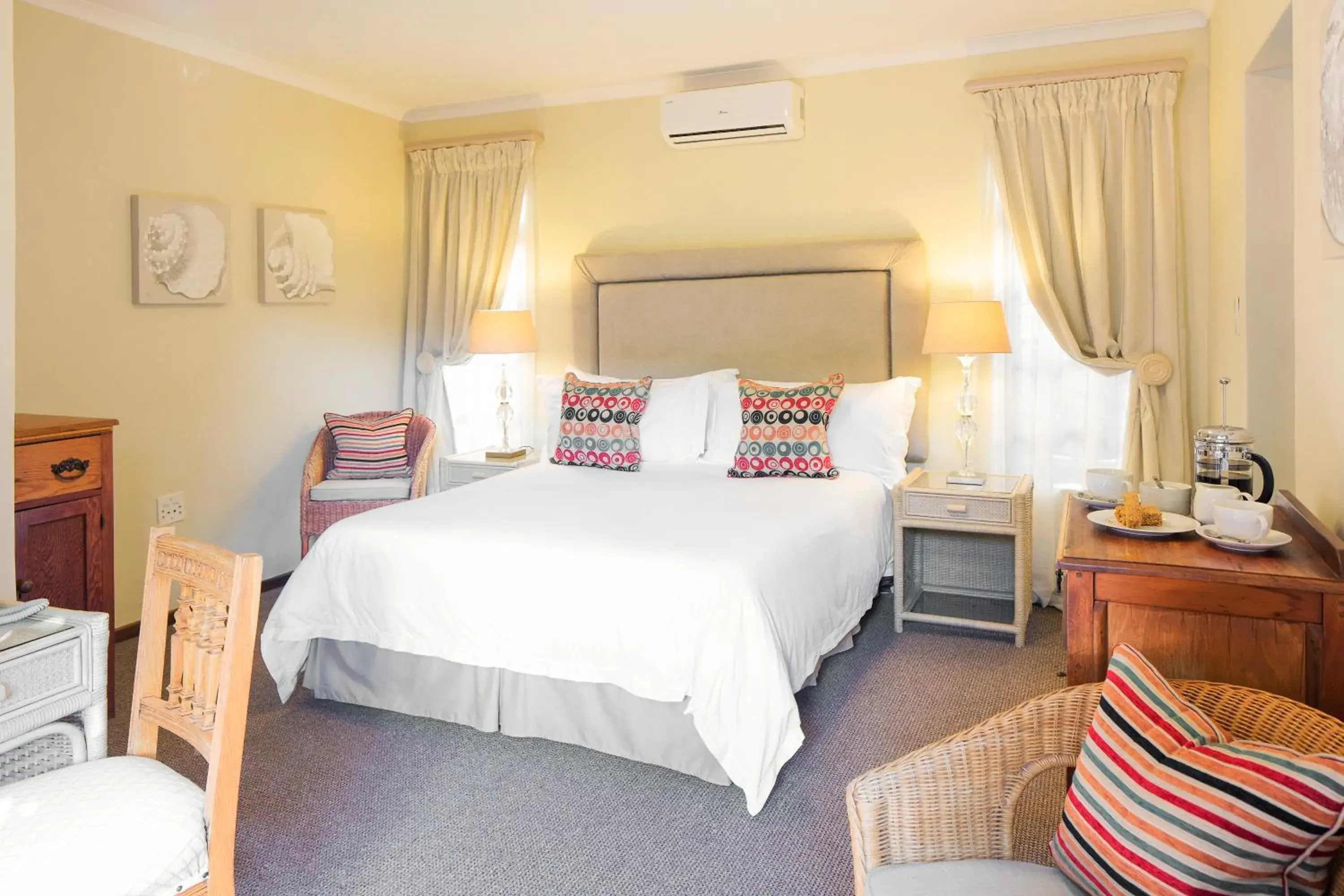 Photo of the whole room, Bed in Kingfisher GuestHouse Photo of the whole room, Bed in Kingfisher GuestHouse