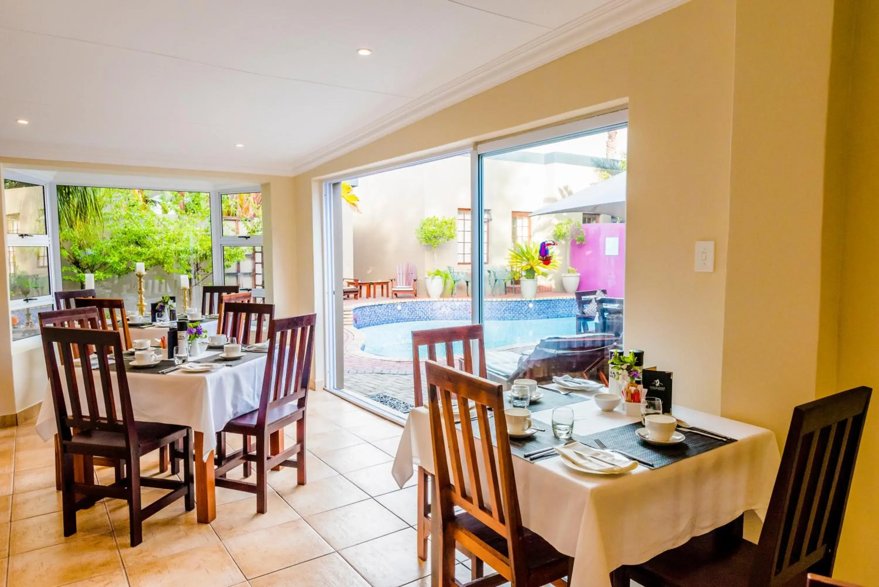 Restaurant/places to eat in Kingfisher GuestHouse Restaurant/places to eat in Kingfisher GuestHouse