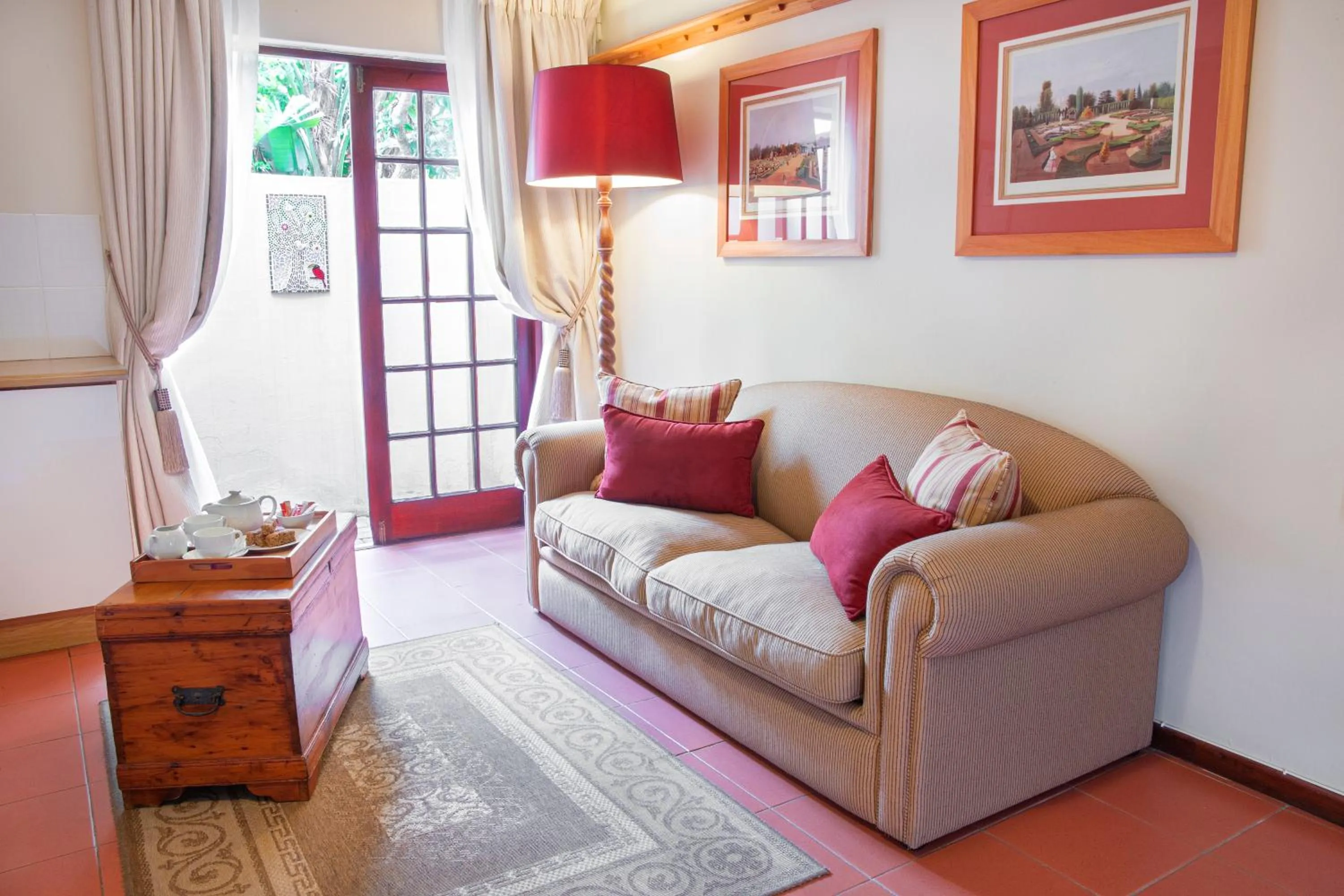 Seating area in Kingfisher GuestHouse