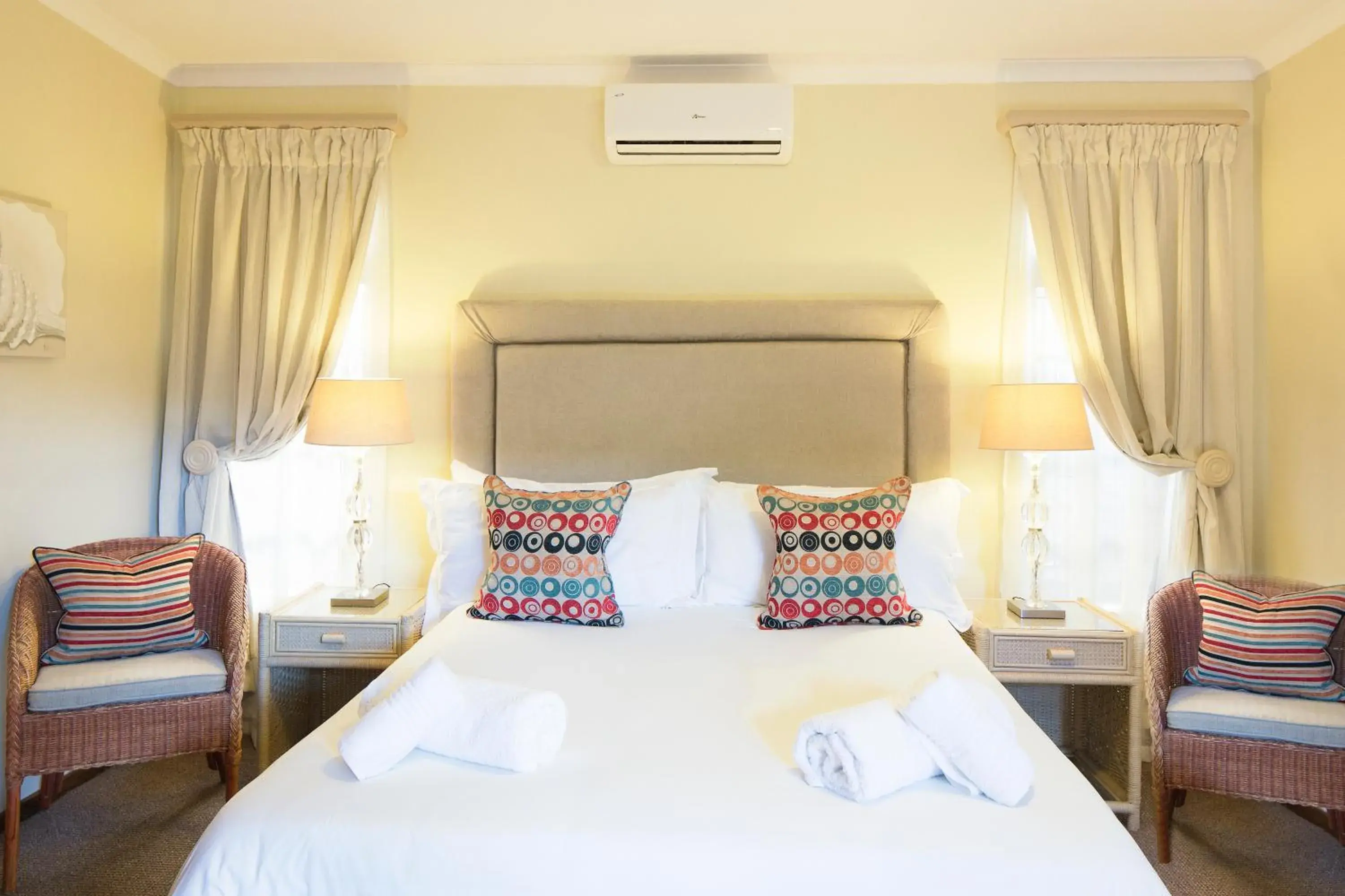 Photo of the whole room, Bed in Kingfisher GuestHouse Photo of the whole room, Bed in Kingfisher GuestHouse