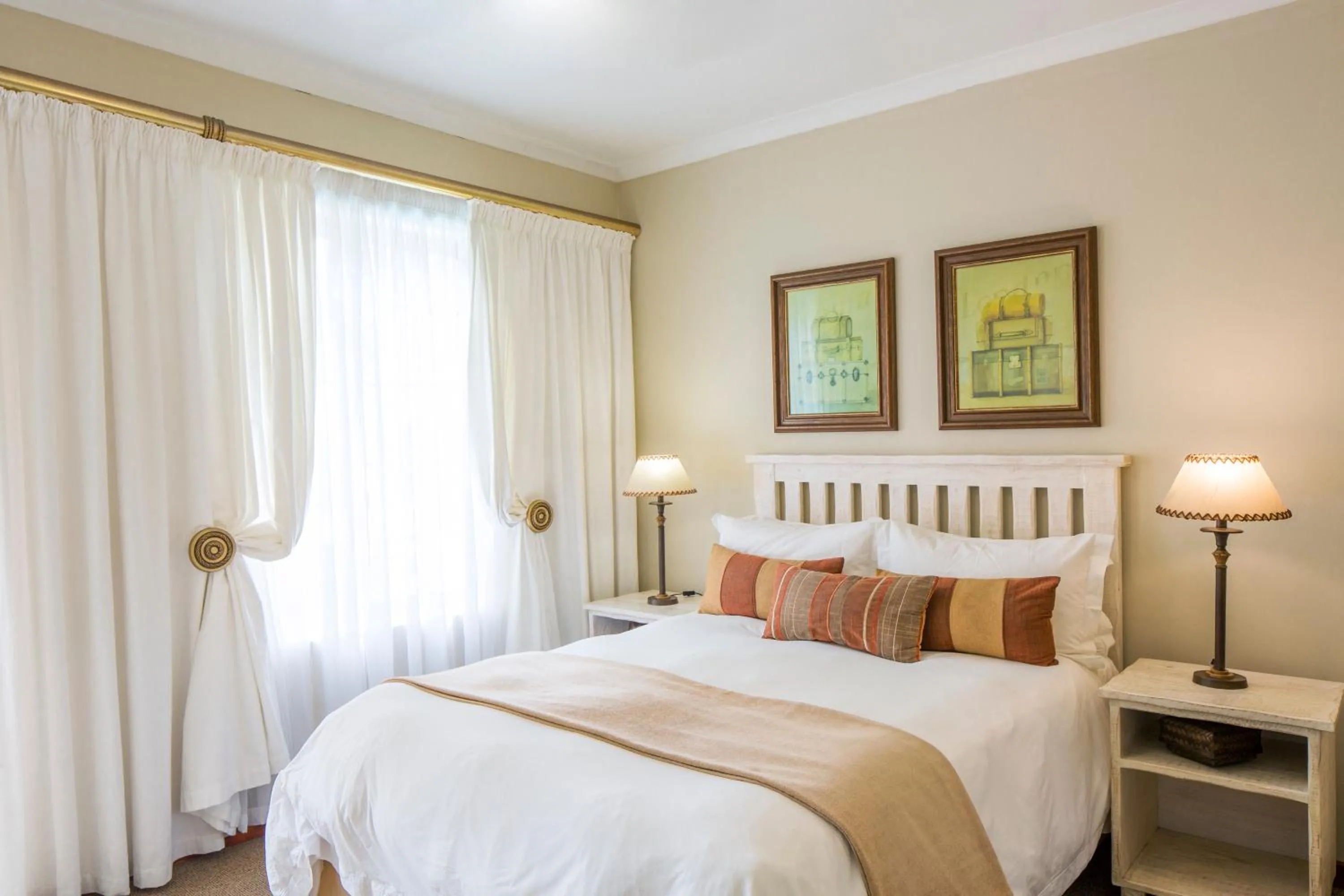 Photo of the whole room, Bed in Kingfisher GuestHouse