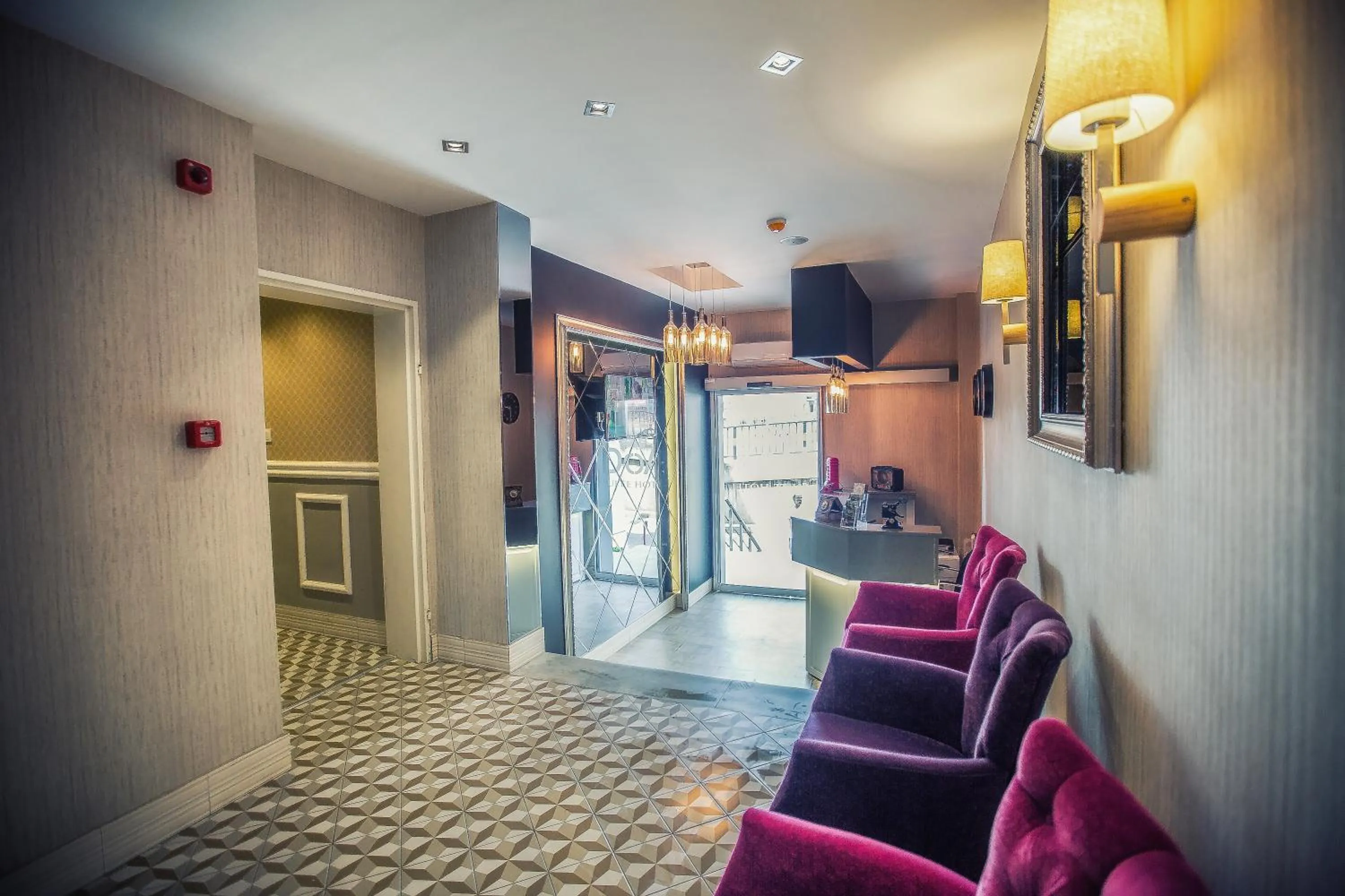 Lobby or reception in Doa Suite Hotel