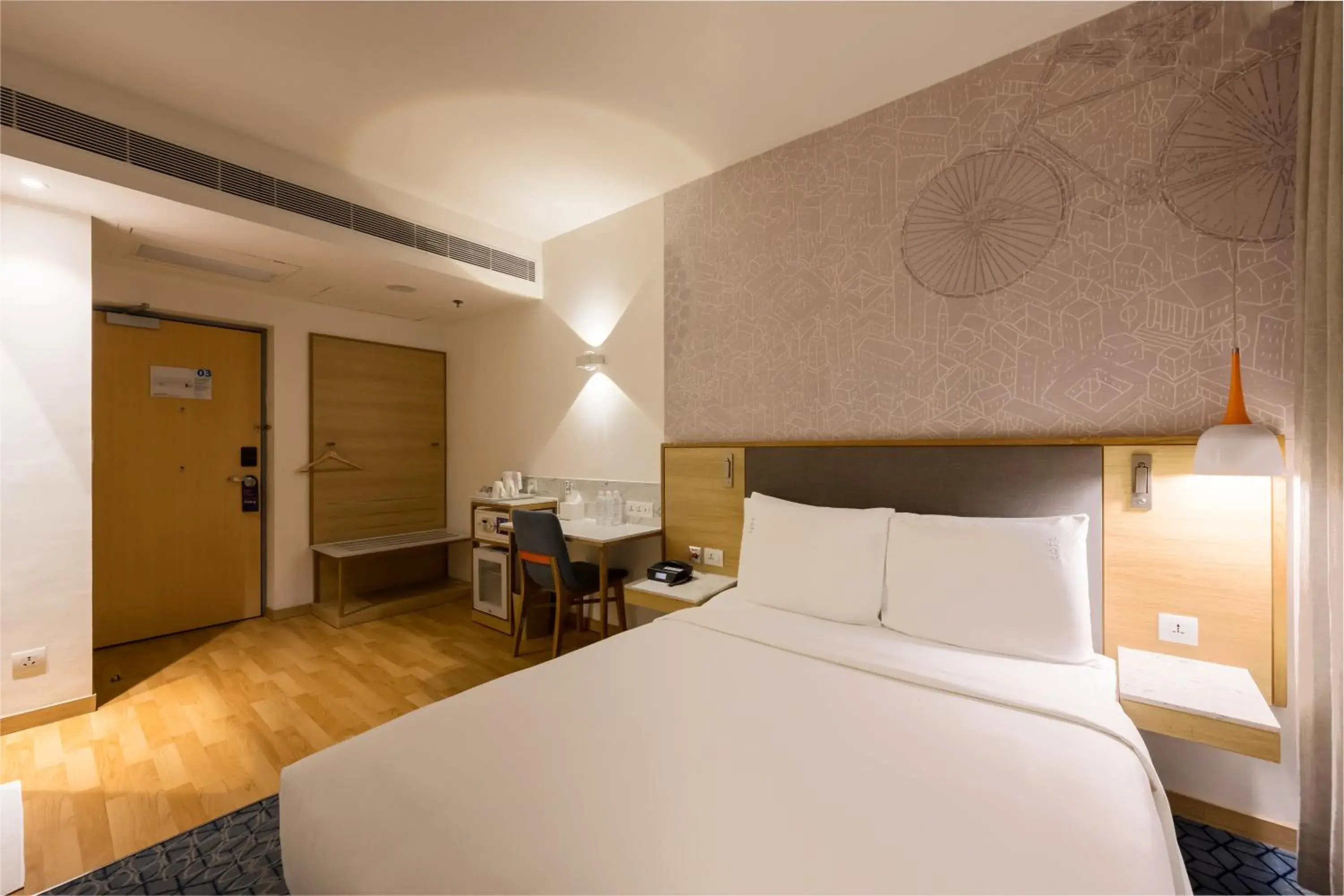 Queen Room - Accessible in Holiday Inn Express Chennai OMR Thoraipakkam by IHG Queen Room - Accessible in Holiday Inn Express Chennai OMR Thoraipakkam by IHG