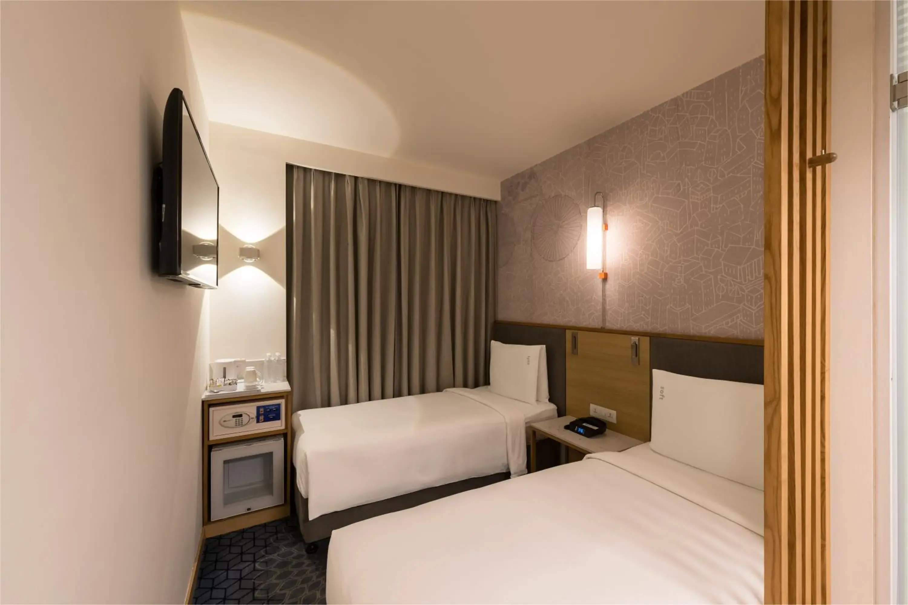 Standard Room with Two Single Beds in Holiday Inn Express Chennai OMR Thoraipakkam by IHG Standard Room with Two Single Beds in Holiday Inn Express Chennai OMR Thoraipakkam by IHG