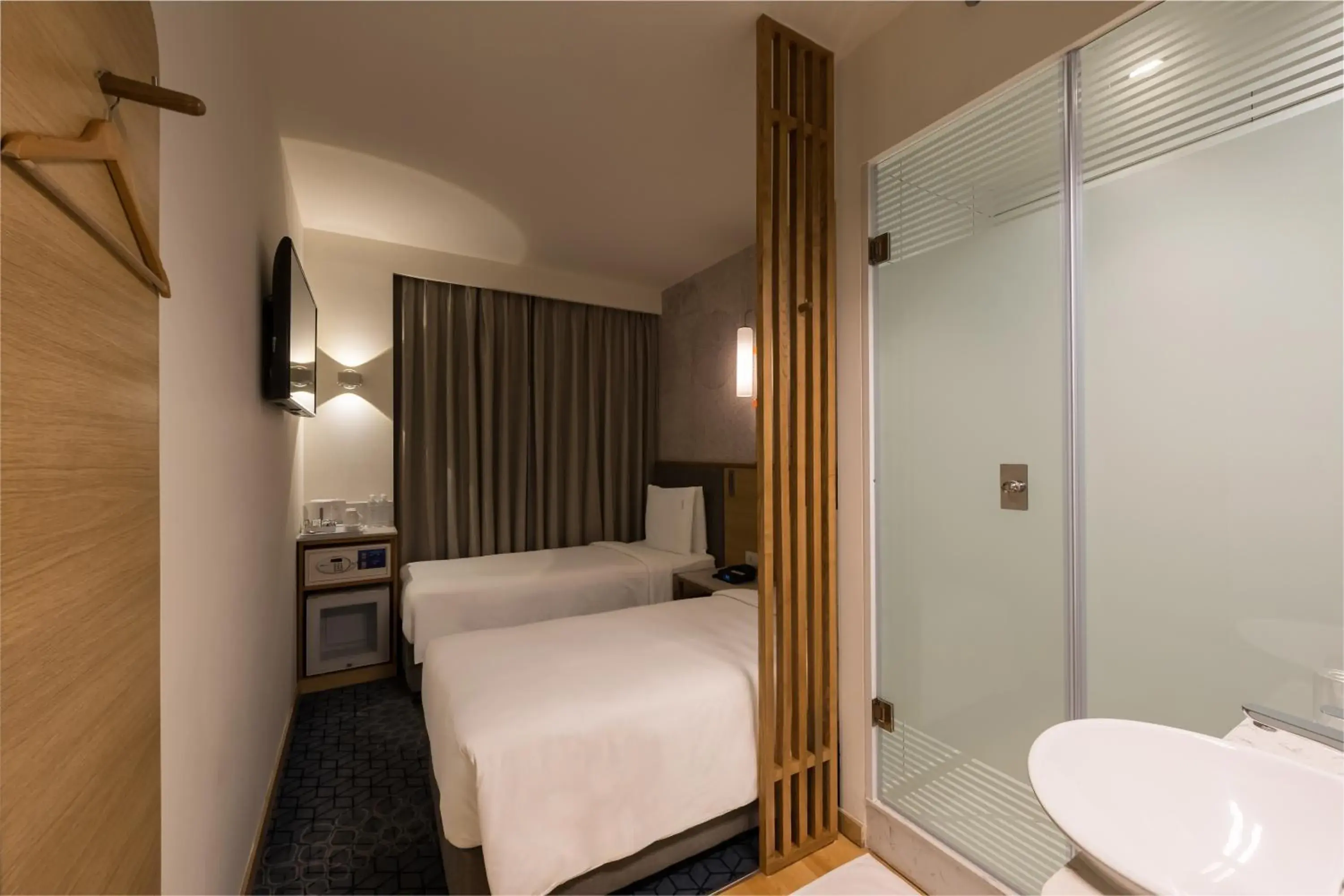 Bedroom, Bed in Holiday Inn Express Chennai OMR Thoraipakkam by IHG Bedroom, Bed in Holiday Inn Express Chennai OMR Thoraipakkam by IHG