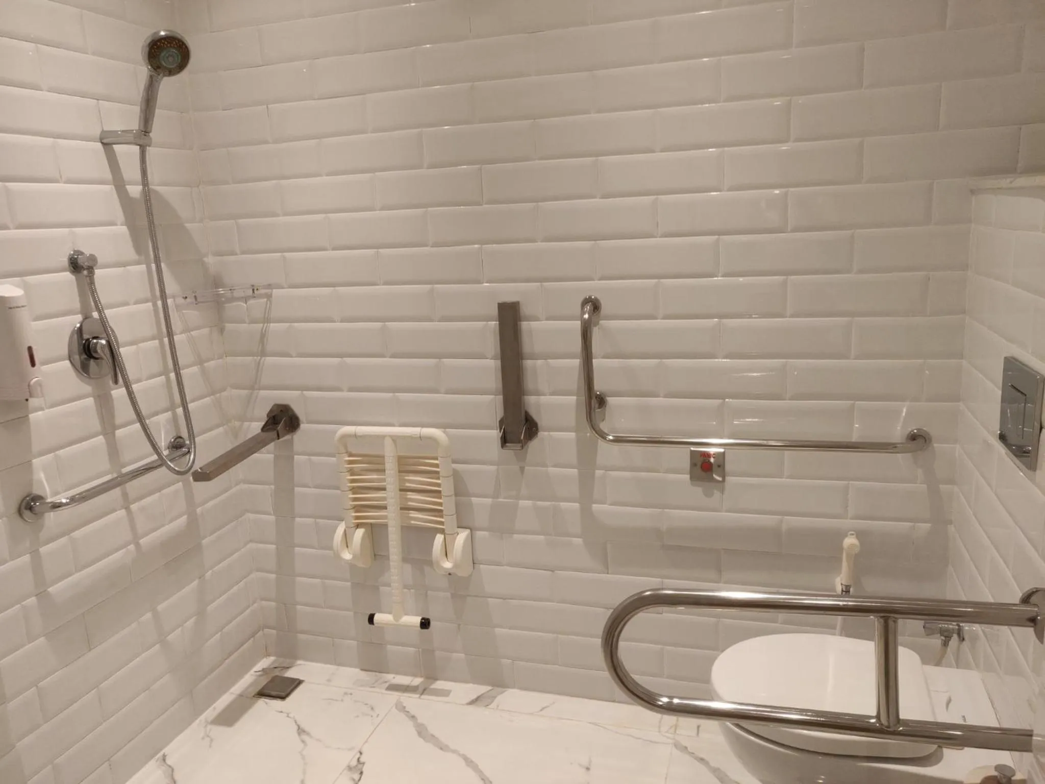 Bathroom in Holiday Inn Express Chennai OMR Thoraipakkam by IHG