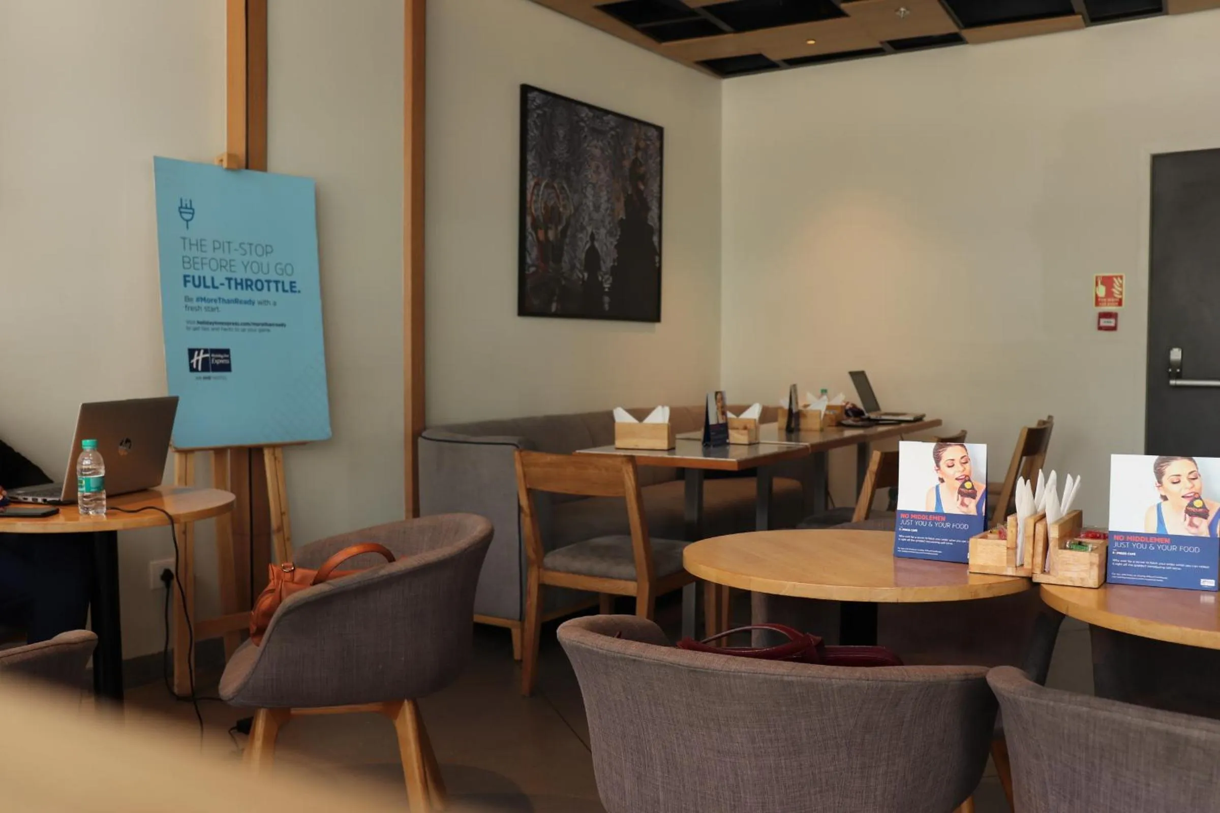 Restaurant/places to eat in Holiday Inn Express Chennai OMR Thoraipakkam by IHG