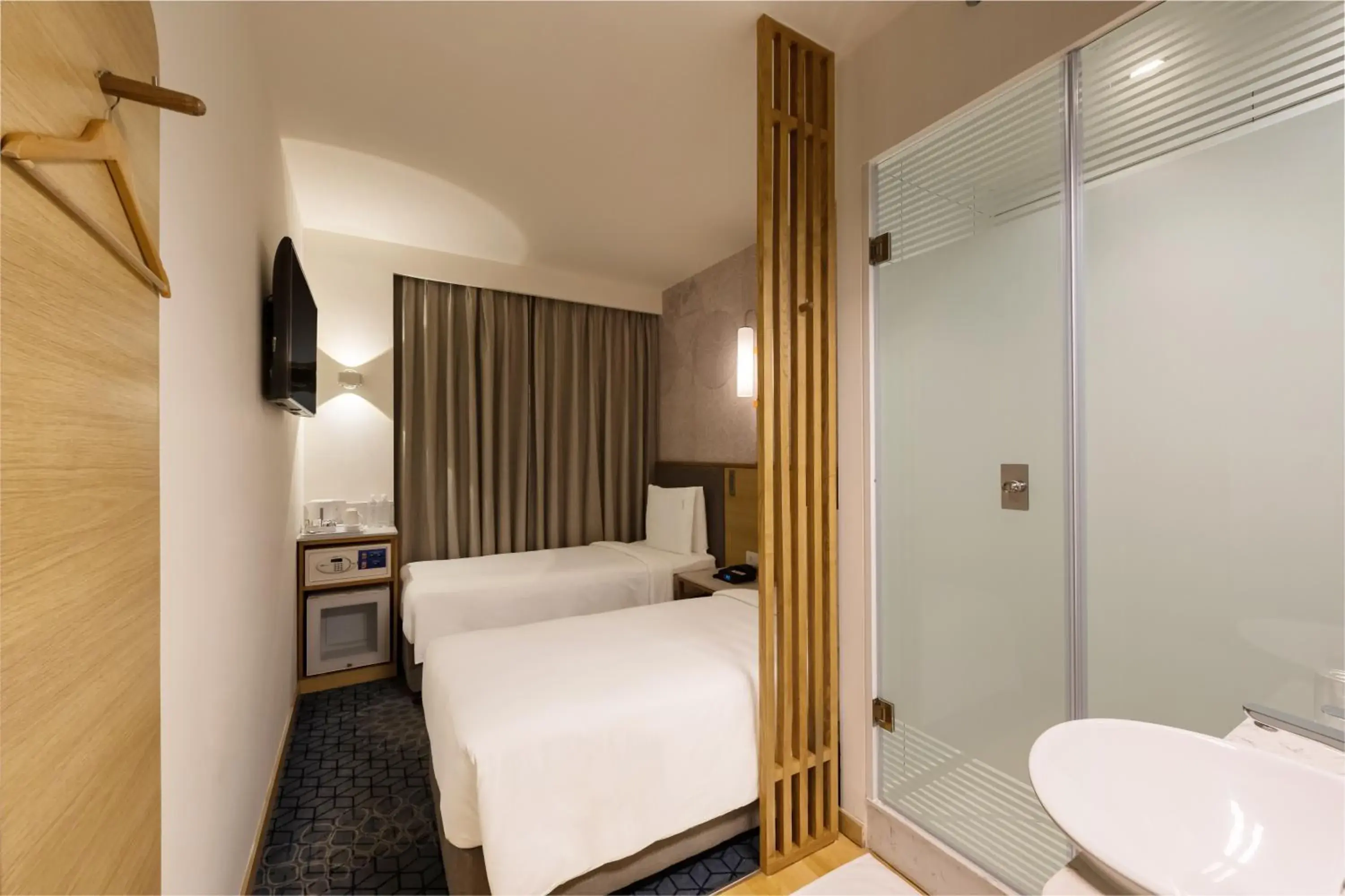 Standard Room in Holiday Inn Express Chennai OMR Thoraipakkam by IHG Standard Room in Holiday Inn Express Chennai OMR Thoraipakkam by IHG