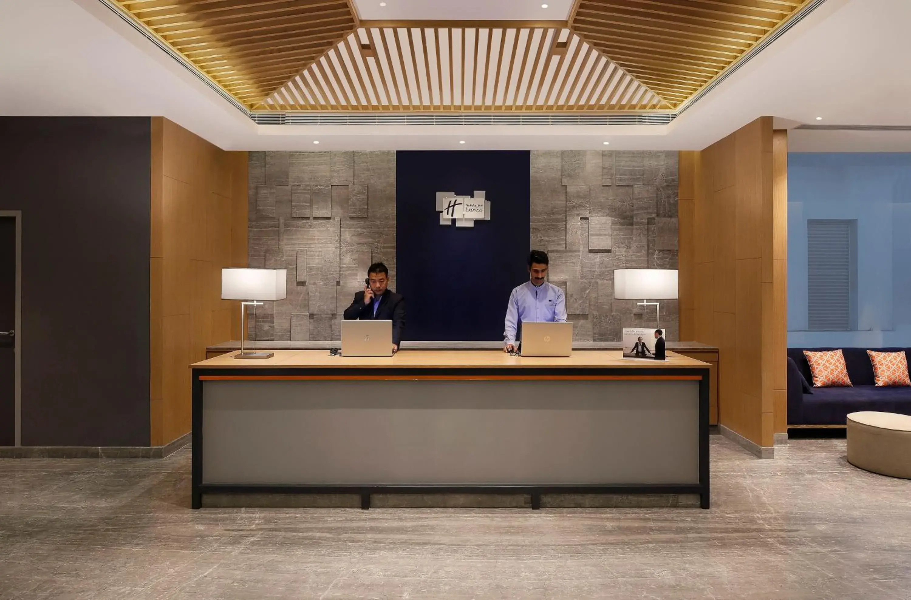 Property building in Holiday Inn Express Chennai OMR Thoraipakkam by IHG Property building in Holiday Inn Express Chennai OMR Thoraipakkam by IHG