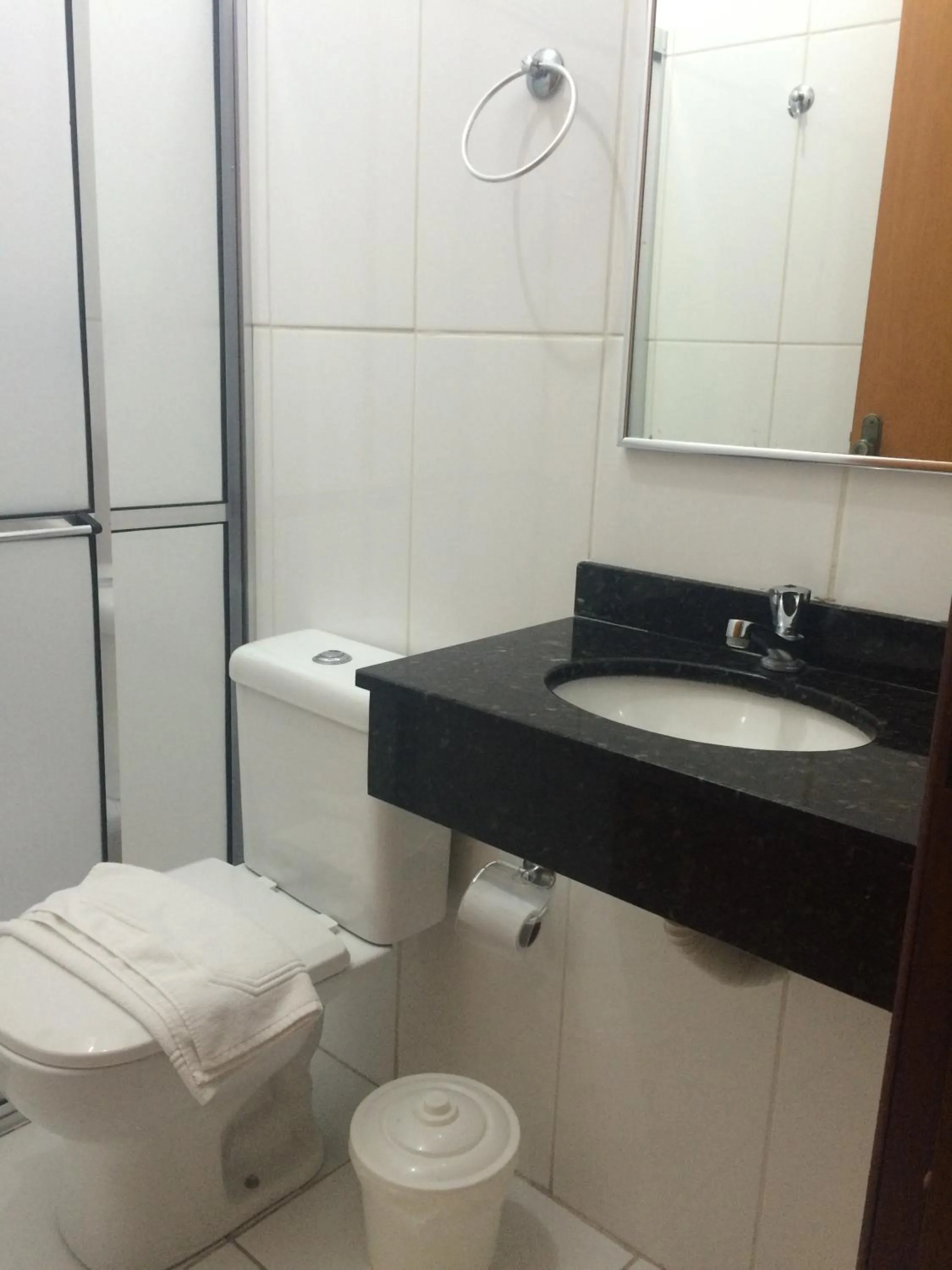 Bathroom in Hotel Castro Mendes