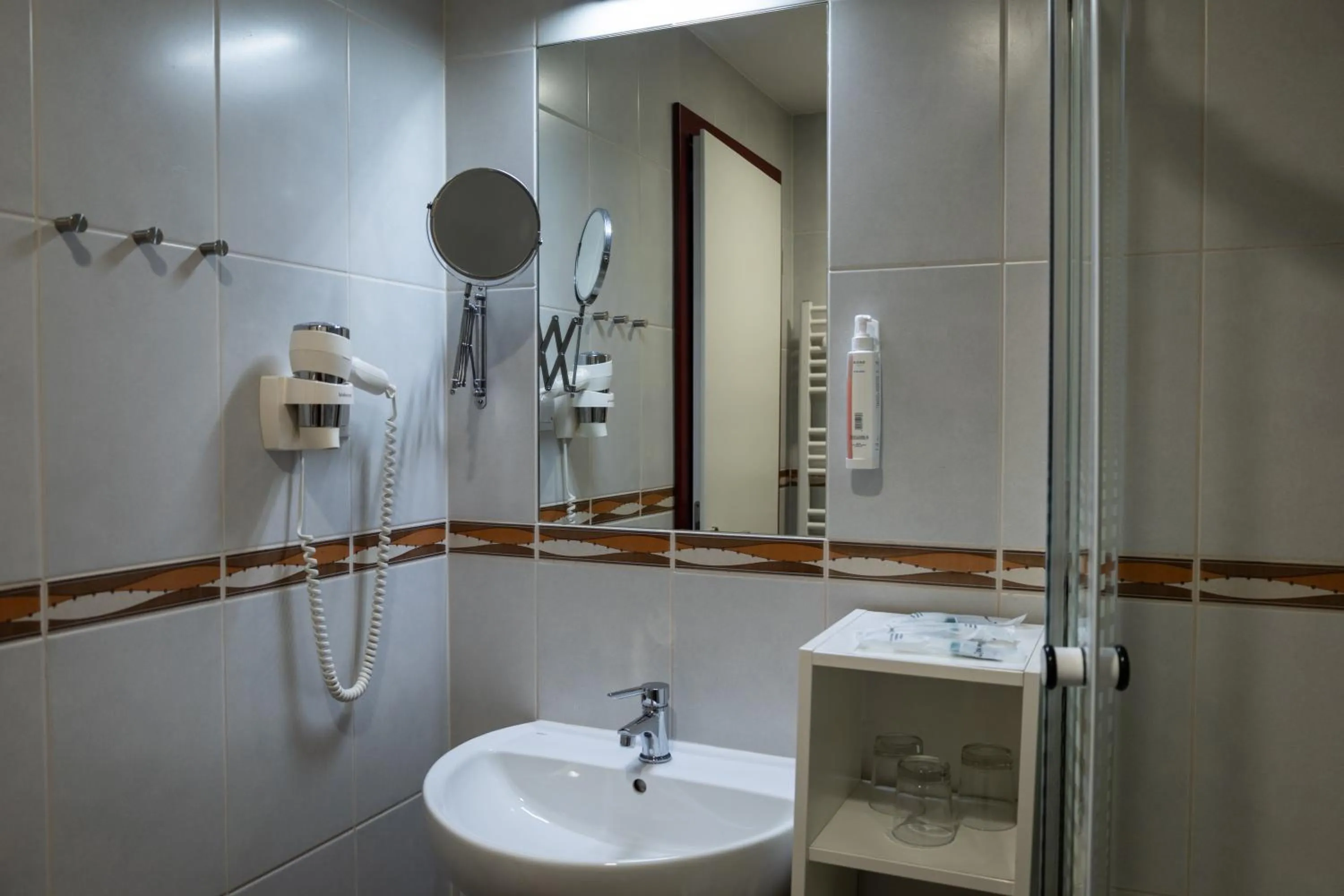 Bathroom in Di Verdi Imperial Hotel