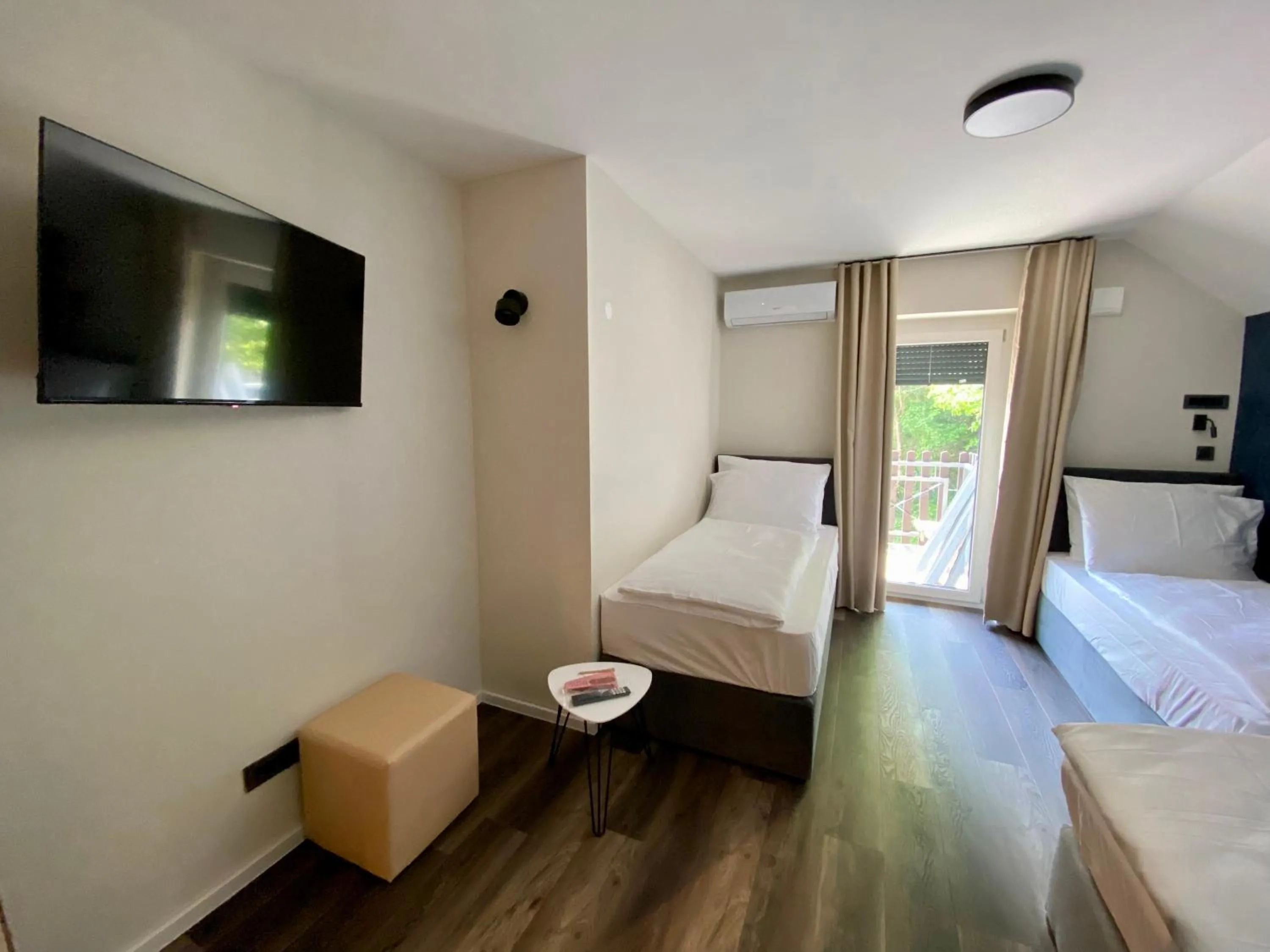 TV and multimedia, Bed in Boutique hotel ZBILJE