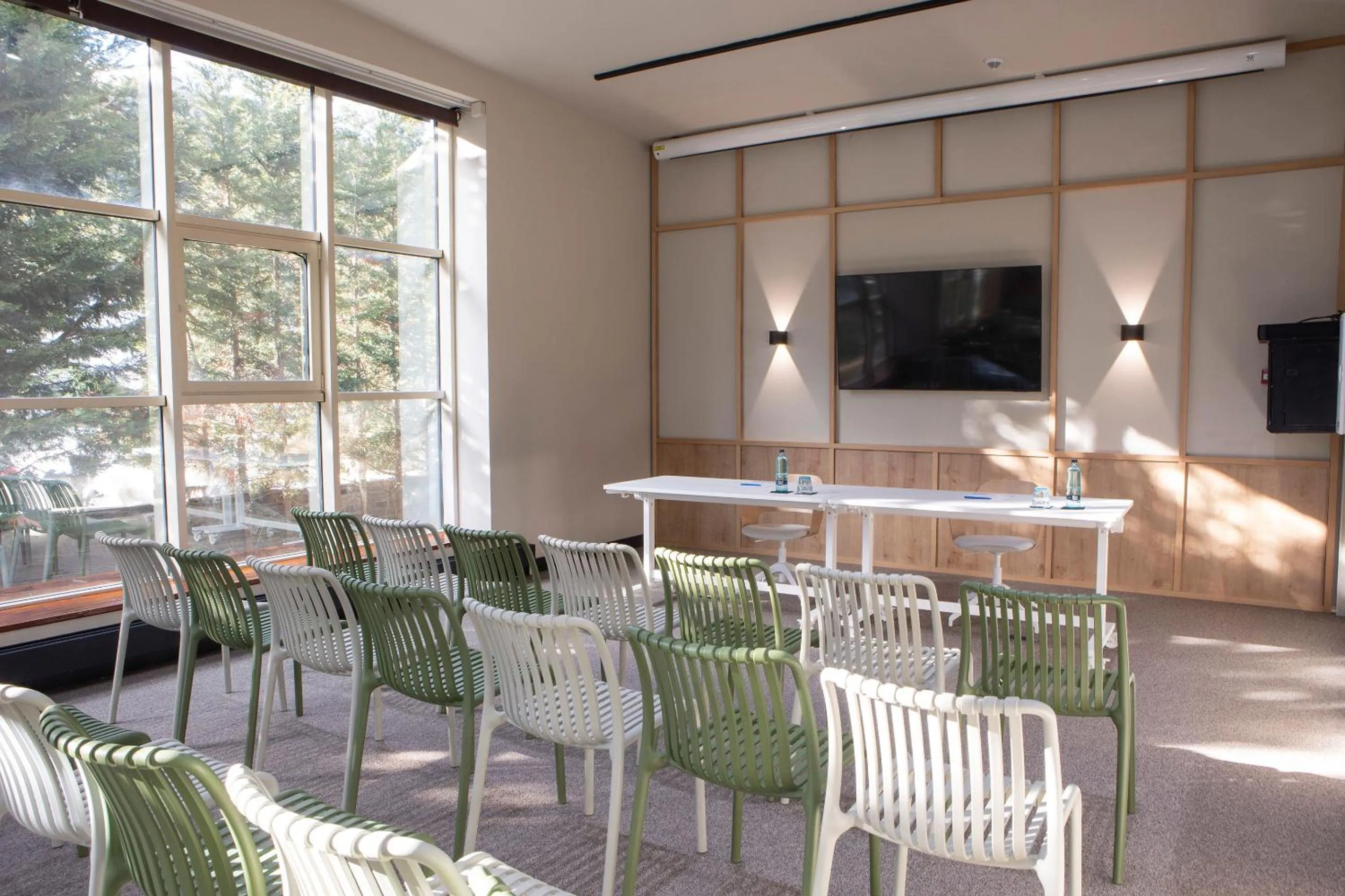 Meeting/conference room in Hotel Piolets Soldeu Centre by Nexta