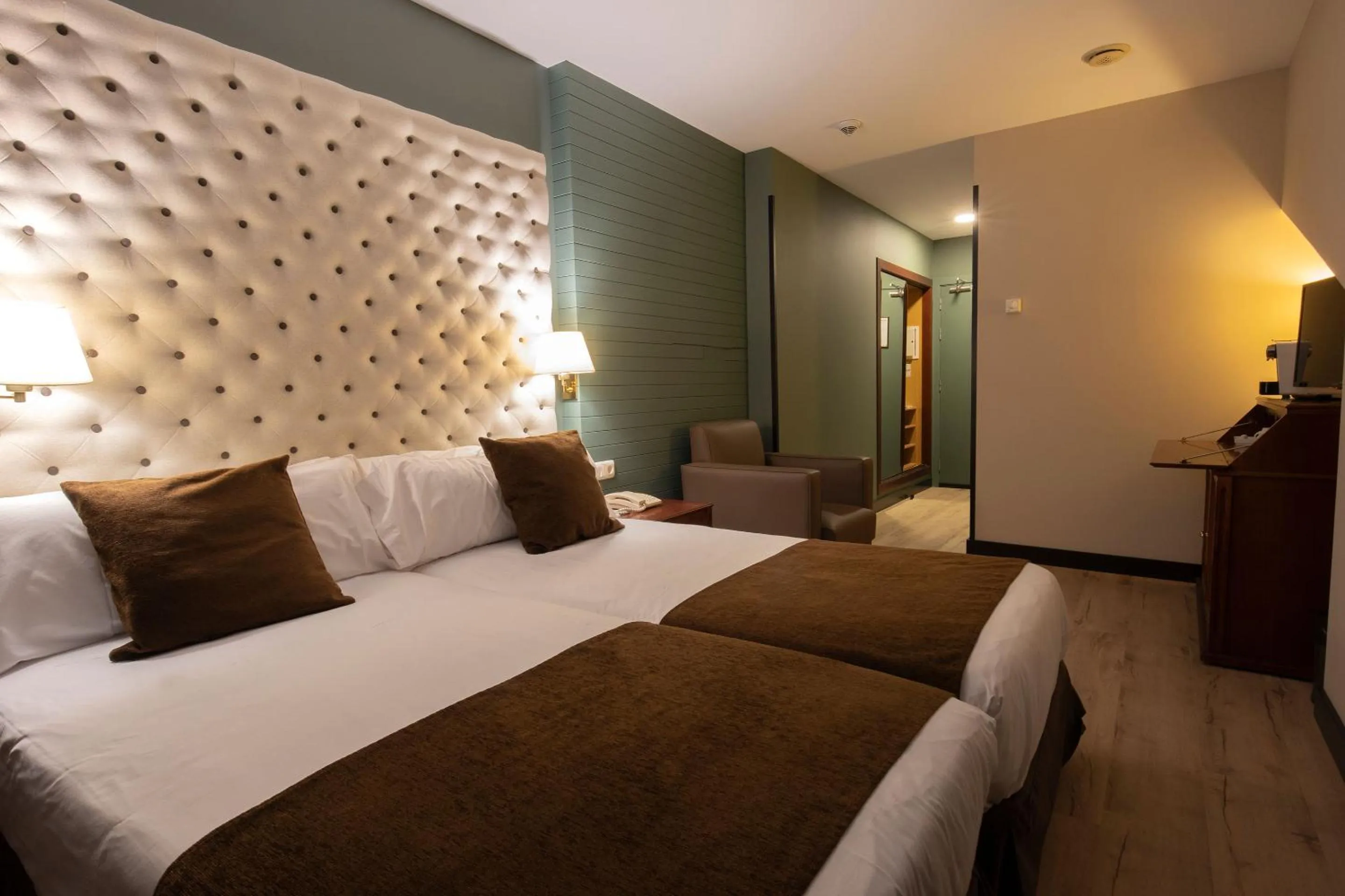 Bed in Hotel Piolets Soldeu Centre by Nexta