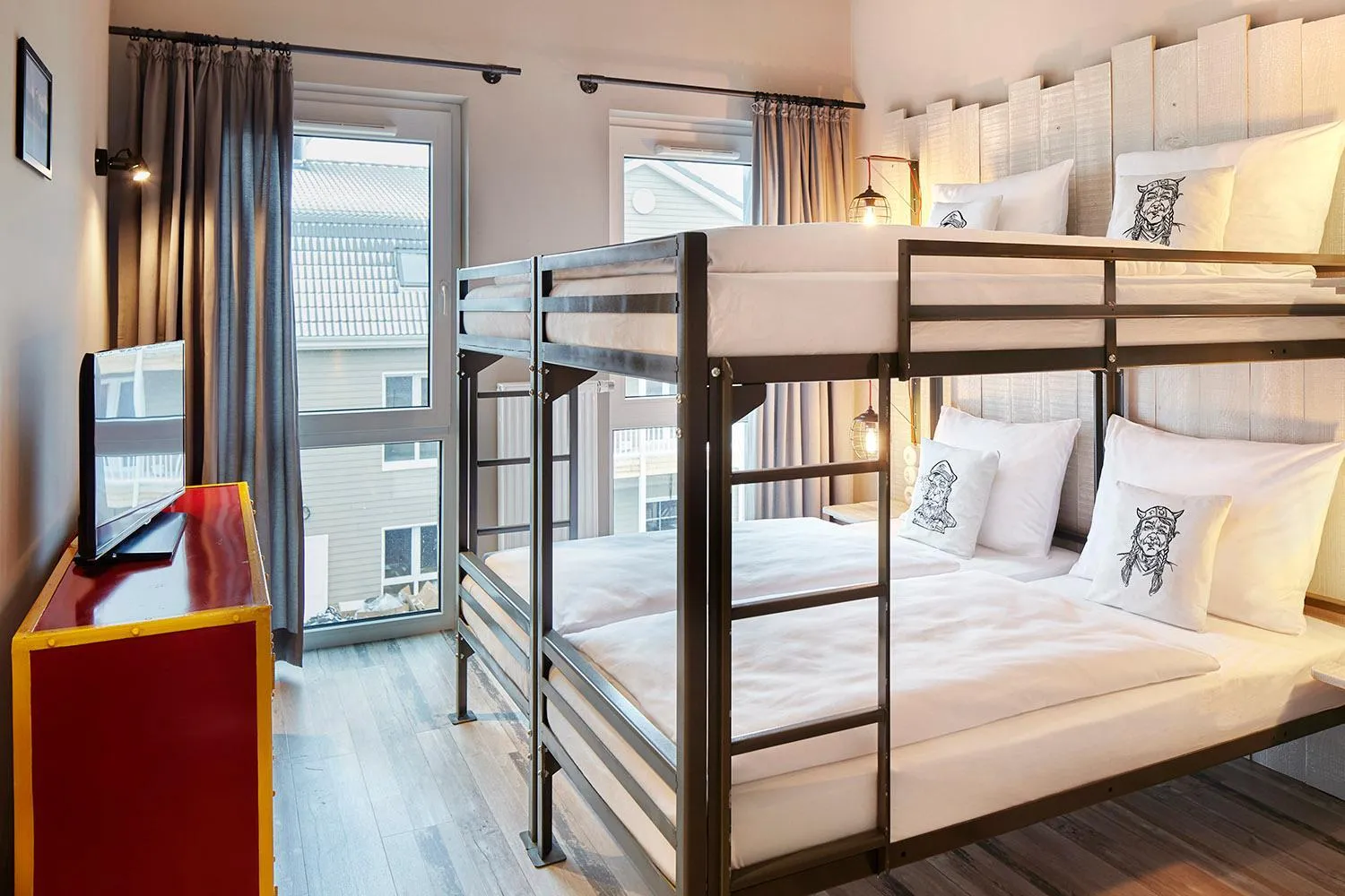 bunk bed, Bed in Bretterbude Heiligenhafen