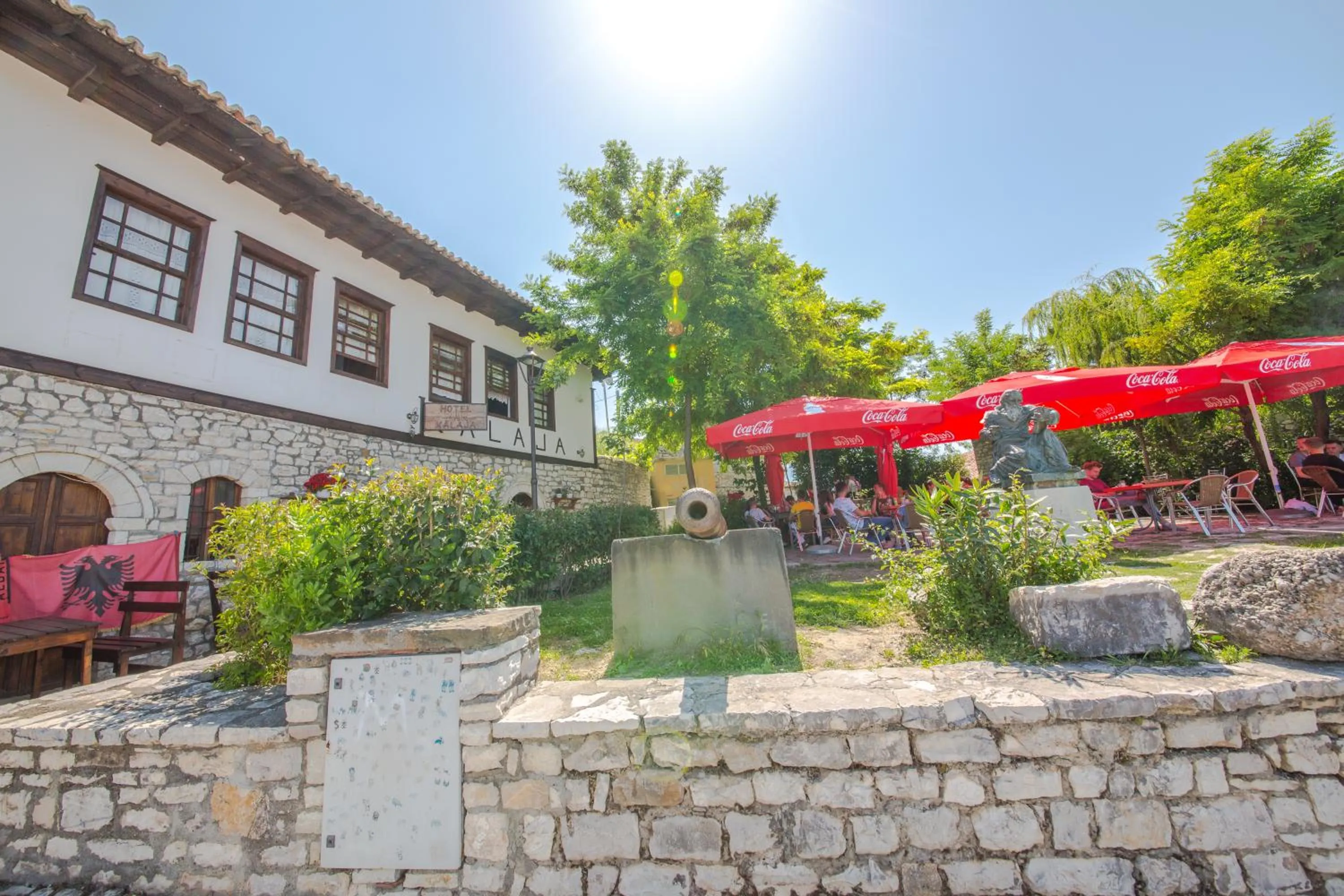 Facade/entrance in Hotel Kalaja
