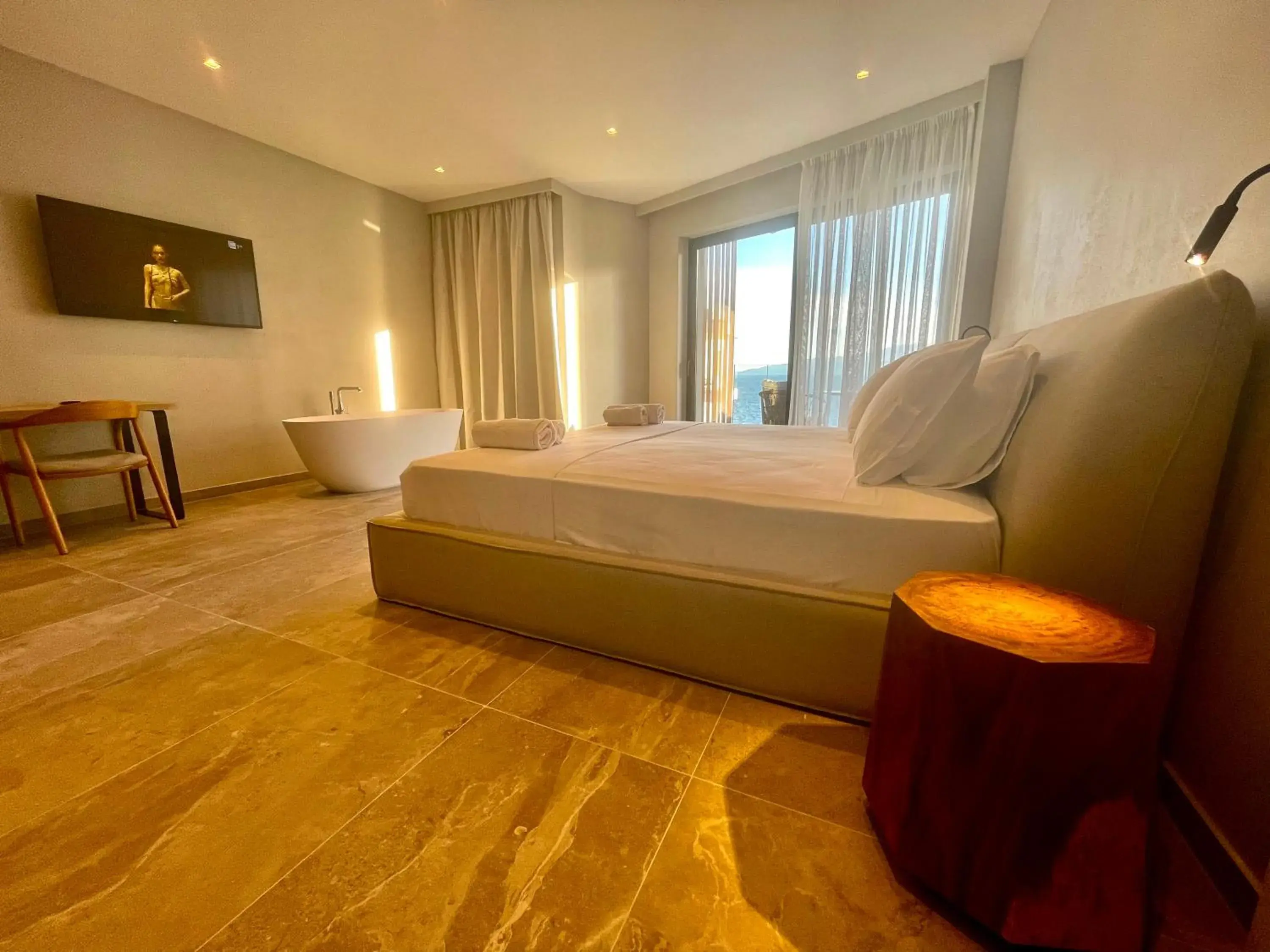 Deluxe Double Room with Bath in Andon Lapa Hotel & Spa Deluxe Double Room with Bath in Andon Lapa Hotel & Spa