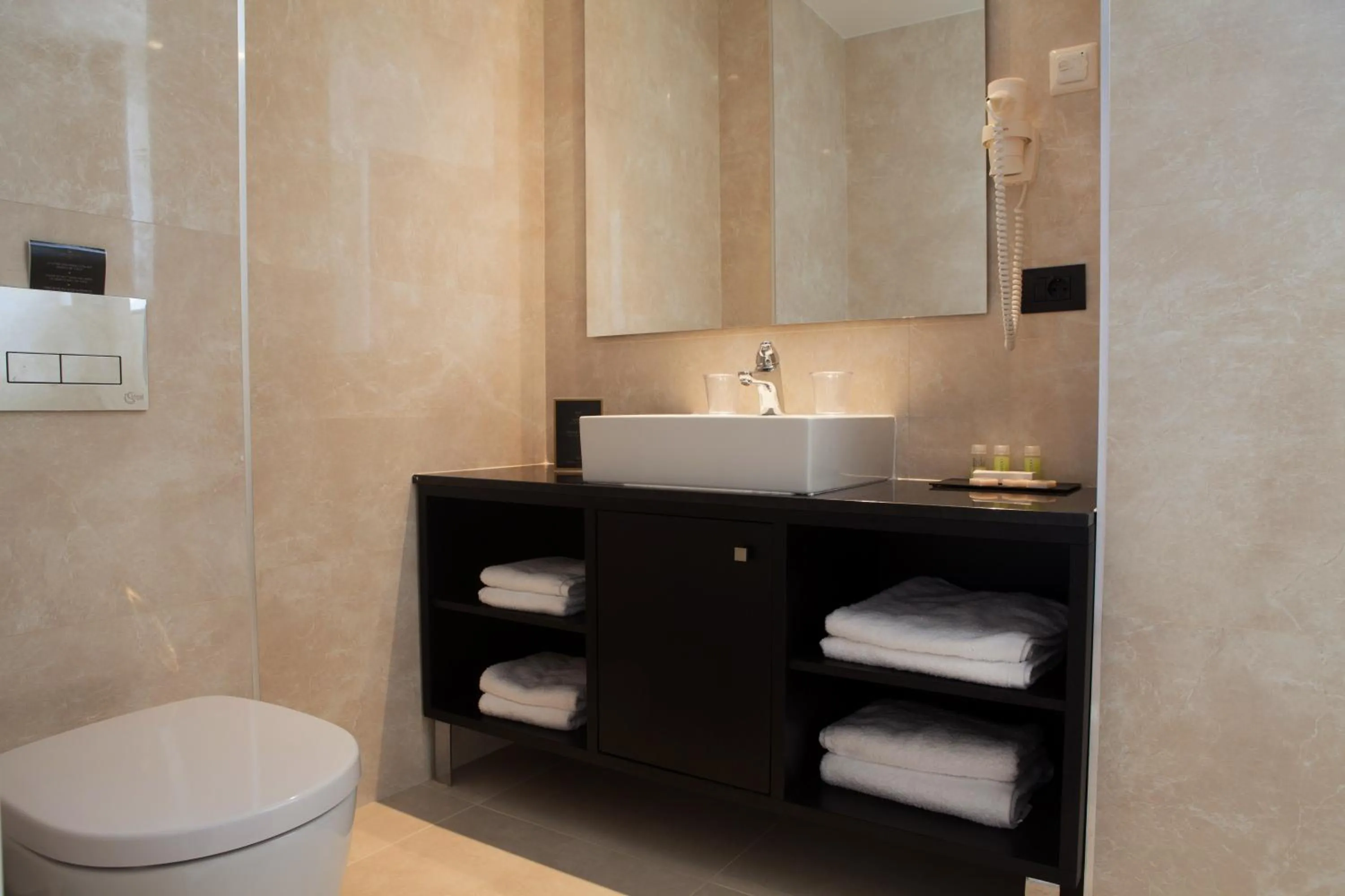 Property building in Andon Lapa Hotel & Spa