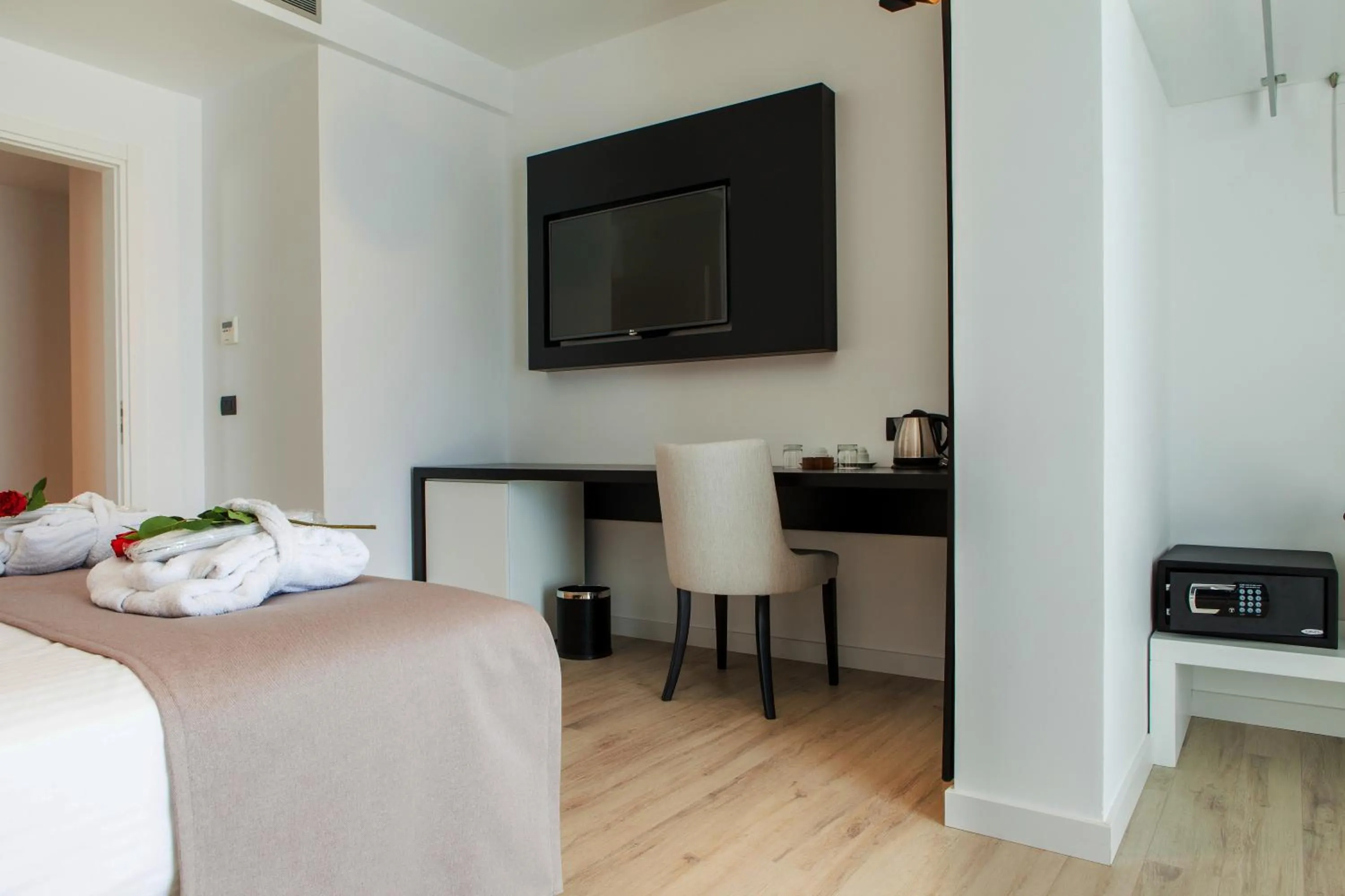 Property building, Bed in Andon Lapa Hotel & Spa