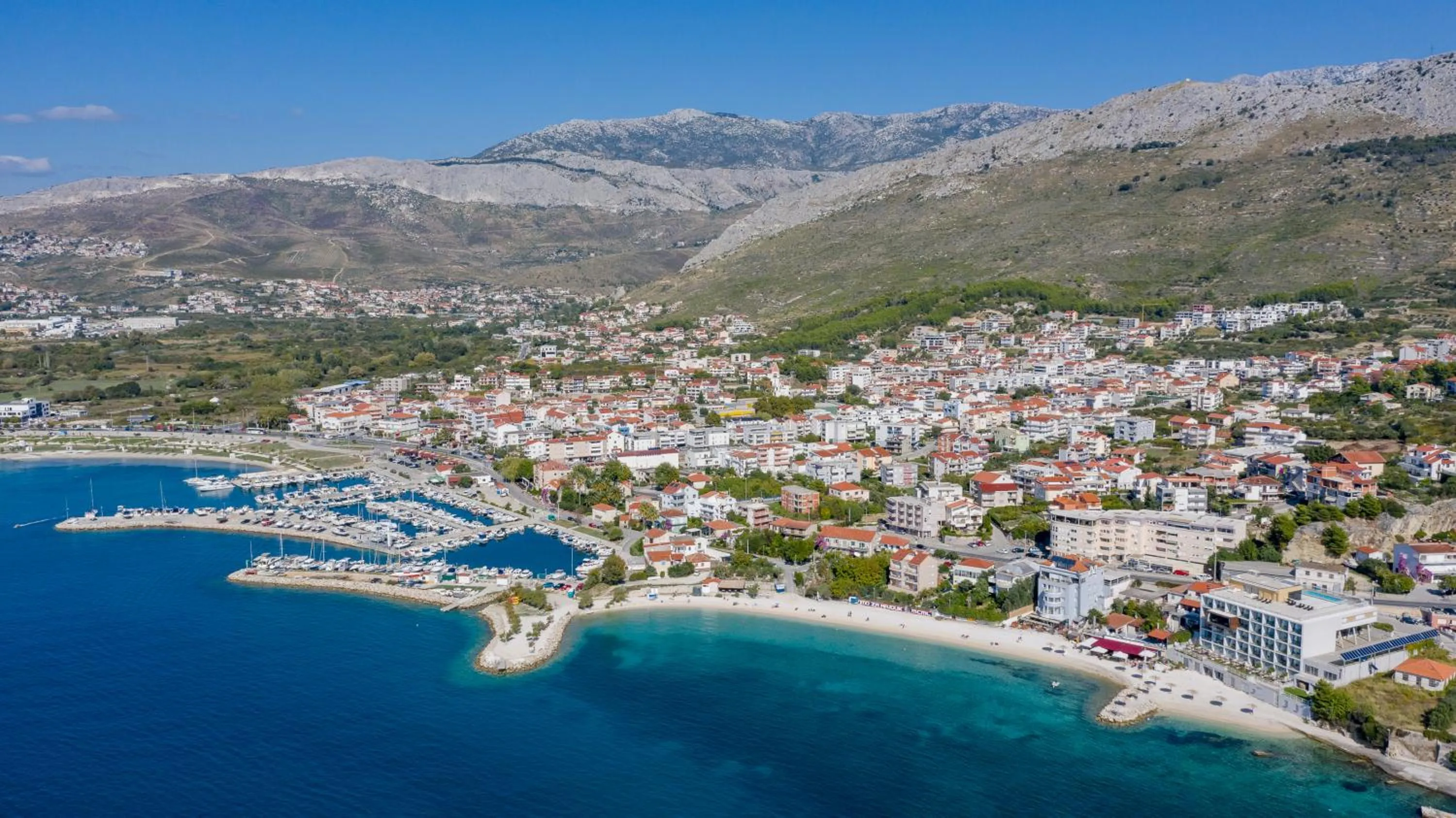 Day in Sunset Split Rooms