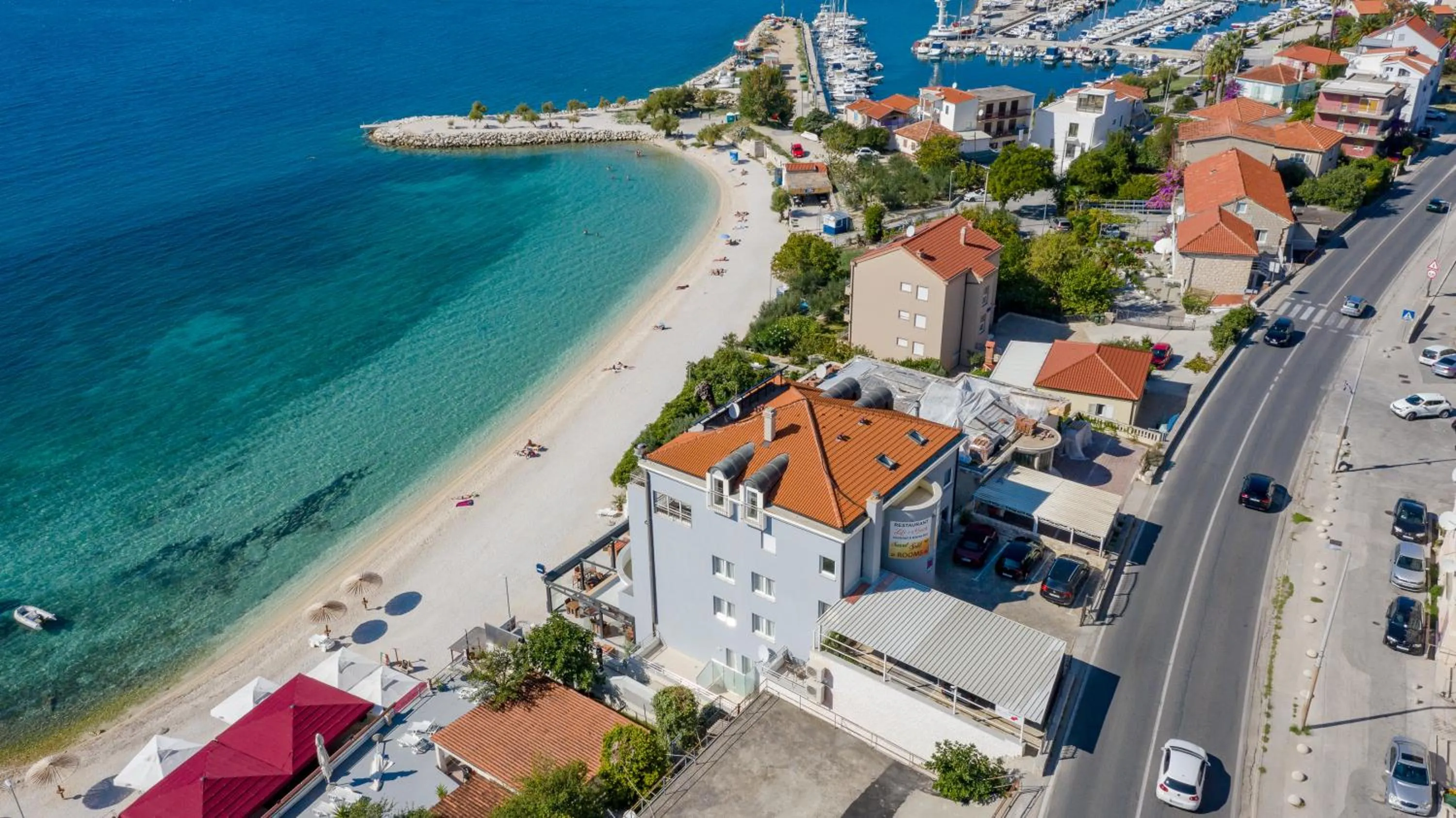 Day in Sunset Split Rooms