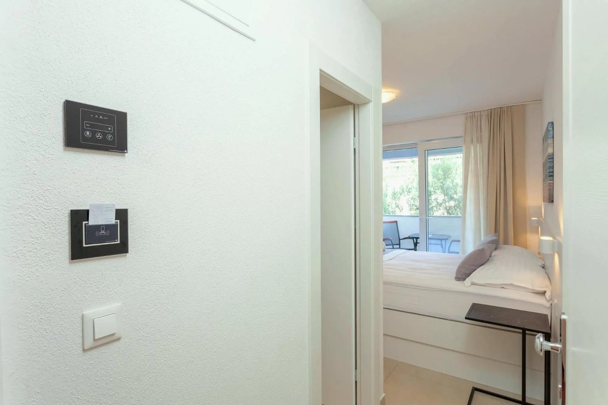 Bed in Sunset Split Rooms