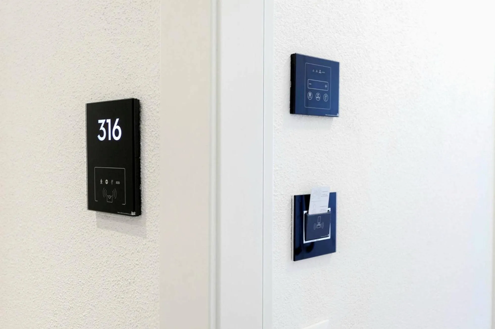 Photo of the whole room in Sunset Split Rooms