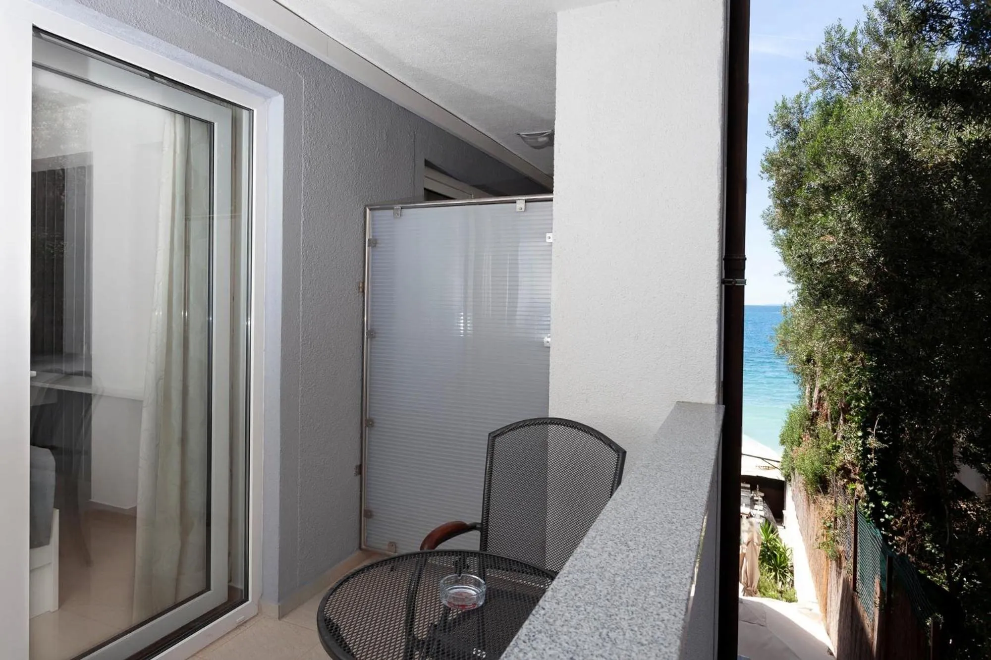 Day in Sunset Split Rooms