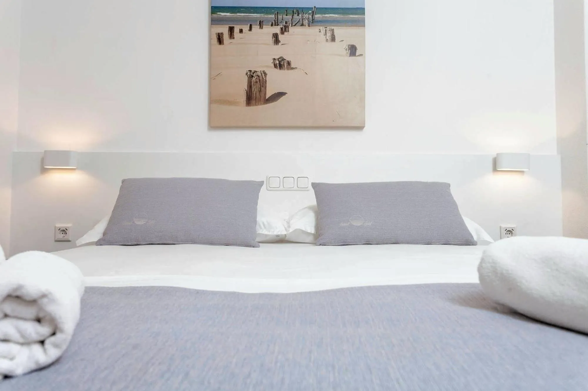 Bed in Sunset Split Rooms