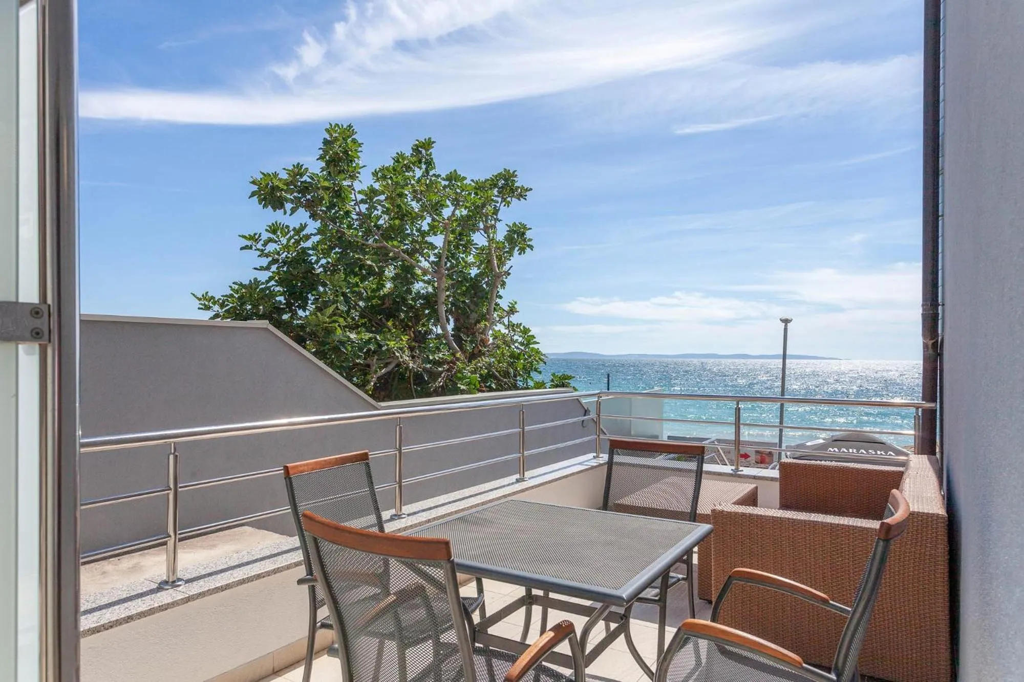 Day in Sunset Split Rooms