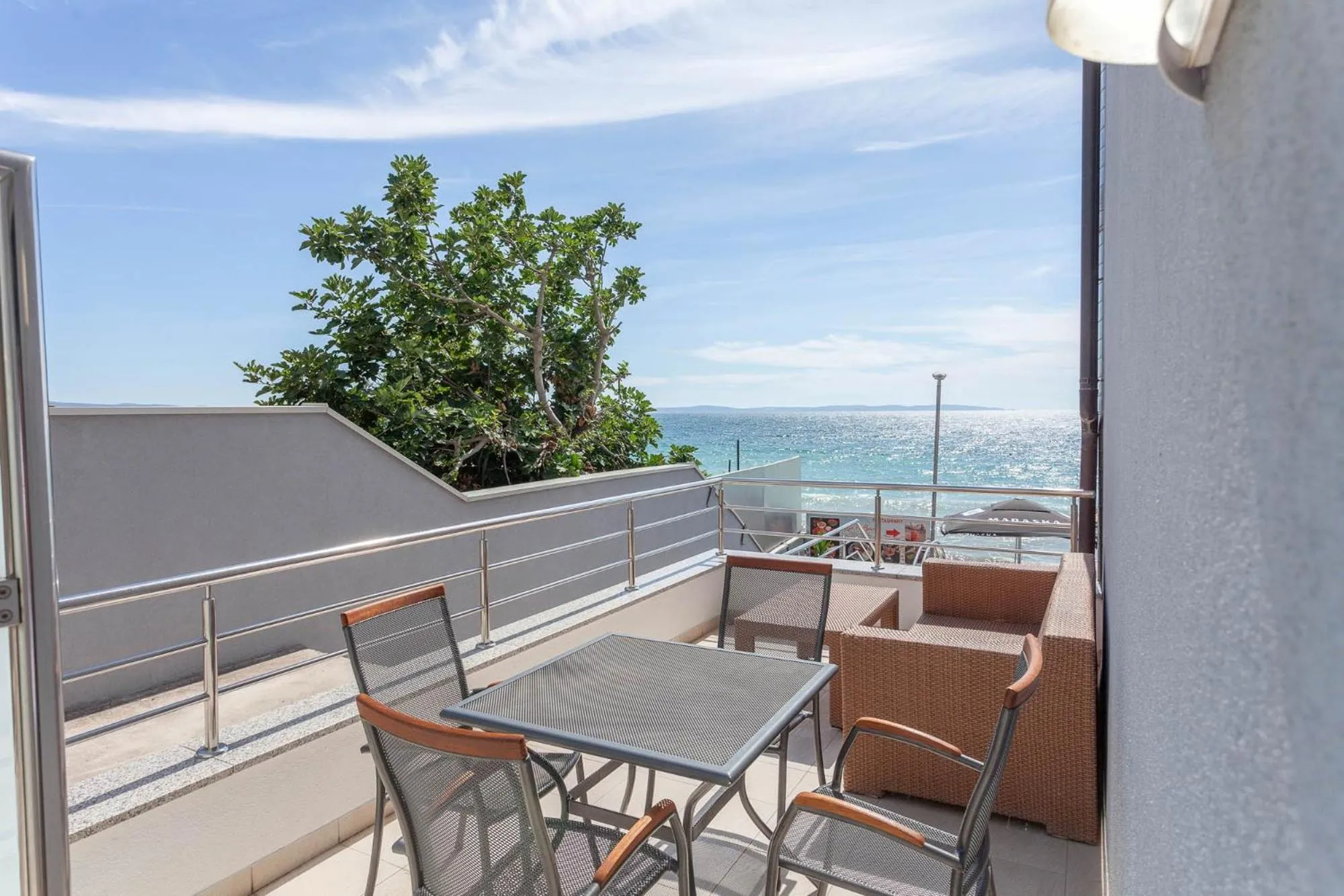 Day in Sunset Split Rooms