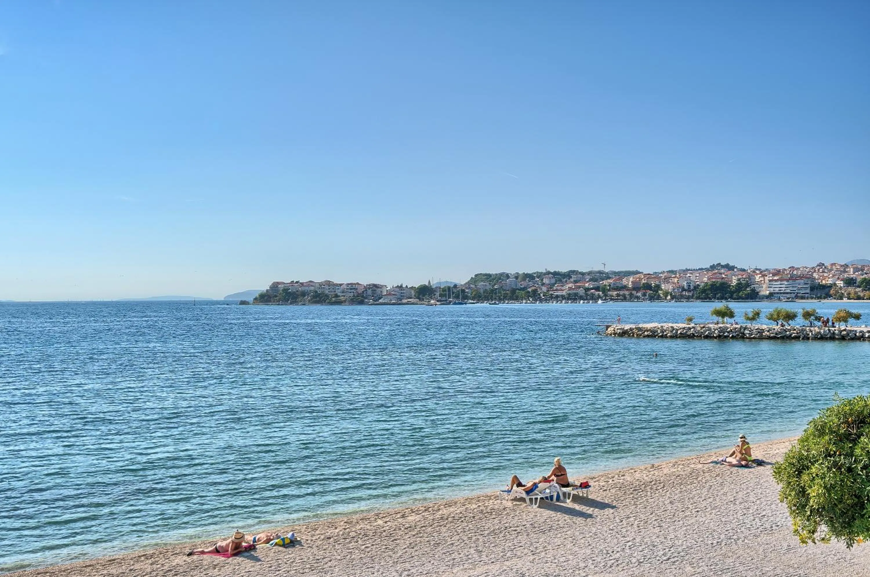 Day in Sunset Split Rooms