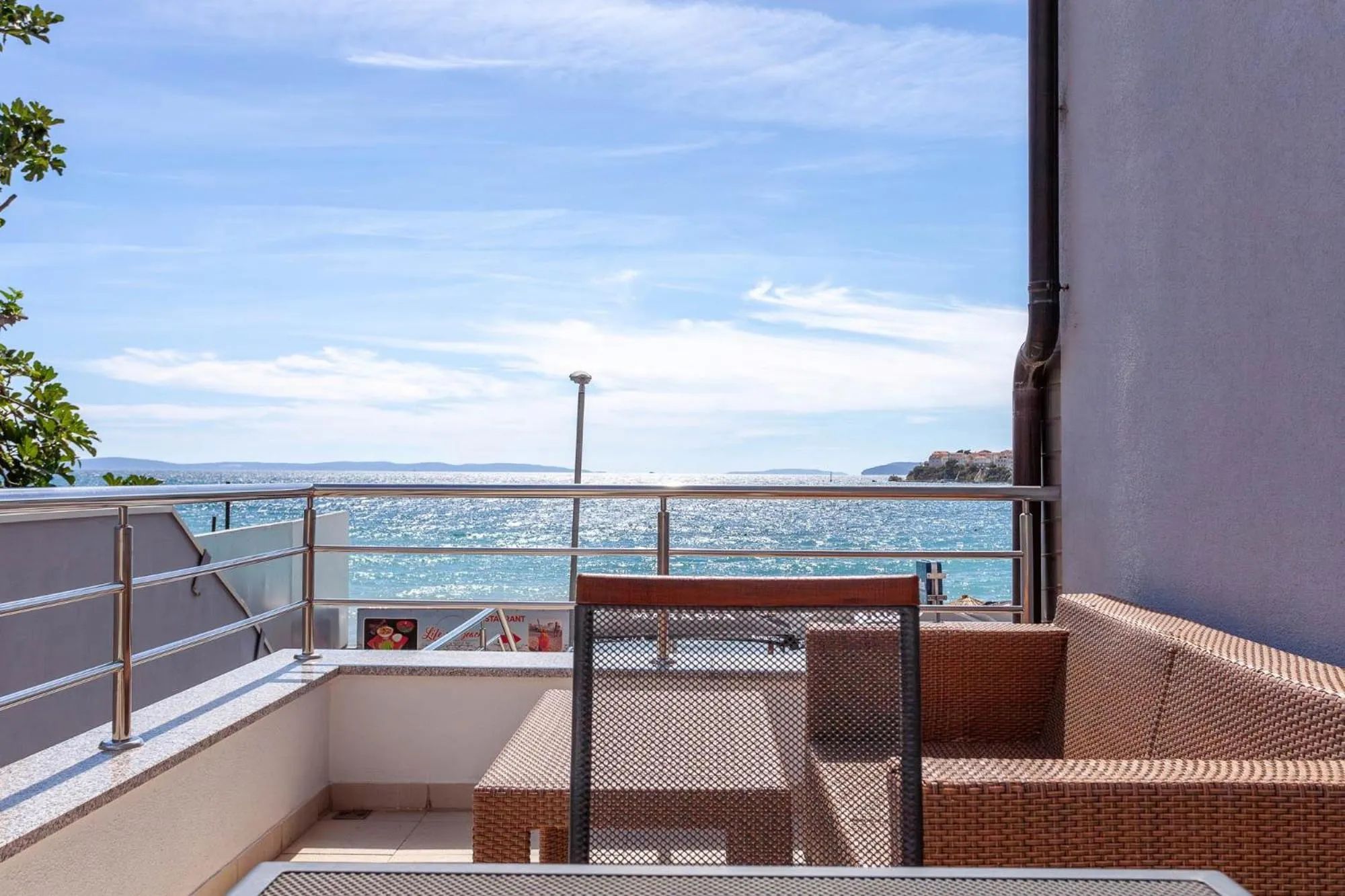 Day in Sunset Split Rooms