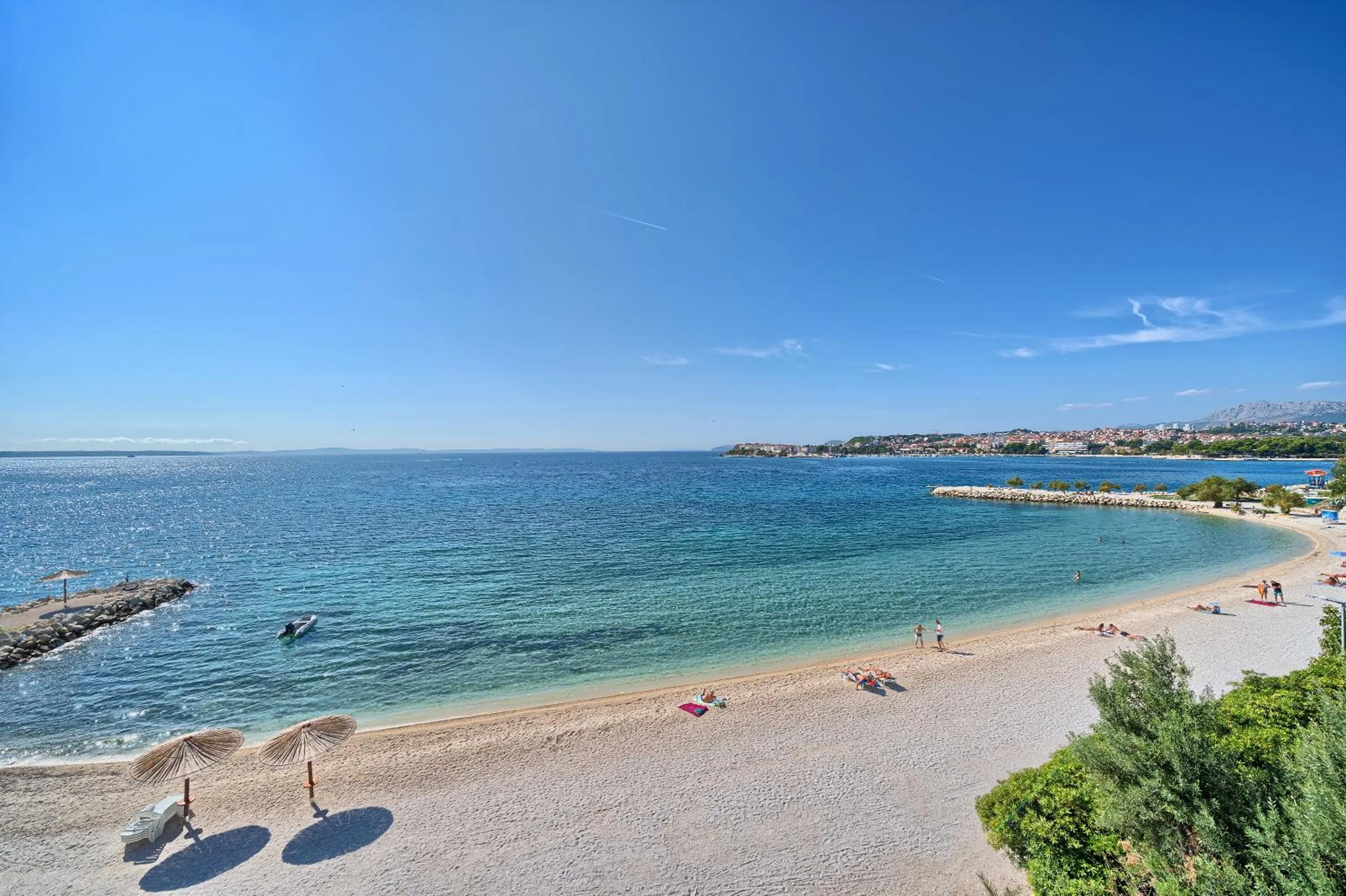 Day in Sunset Split Rooms