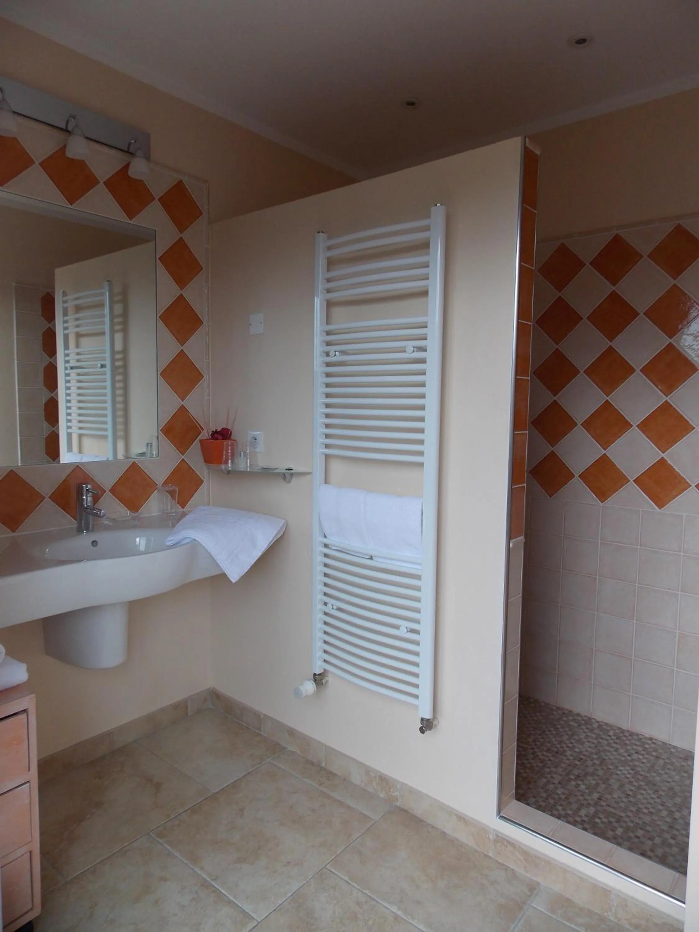 Bathroom in Au Relais Provencal