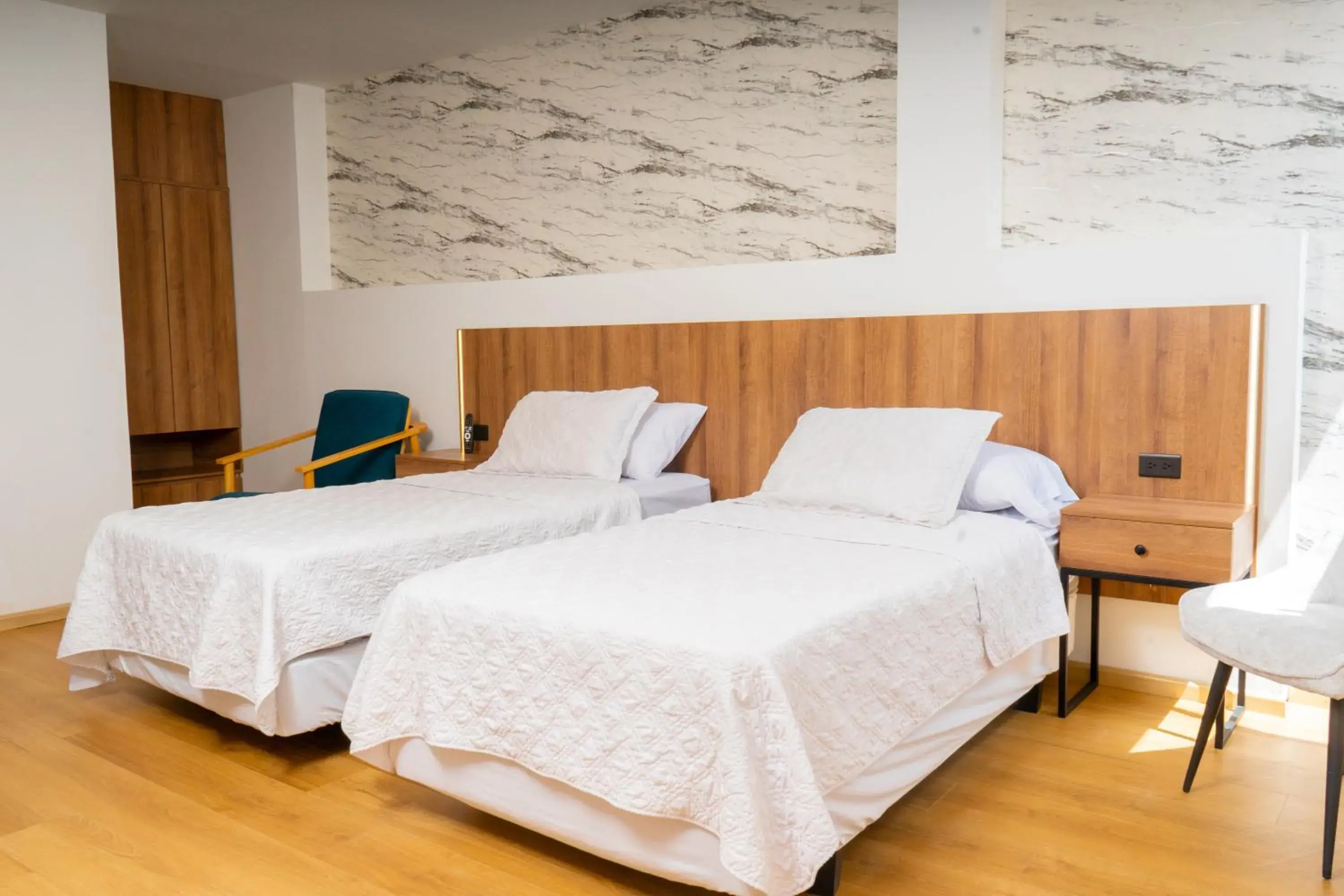 Twin Room - single occupancy in Hotel Santiago de Compostella Suites Twin Room - single occupancy in Hotel Santiago de Compostella Suites